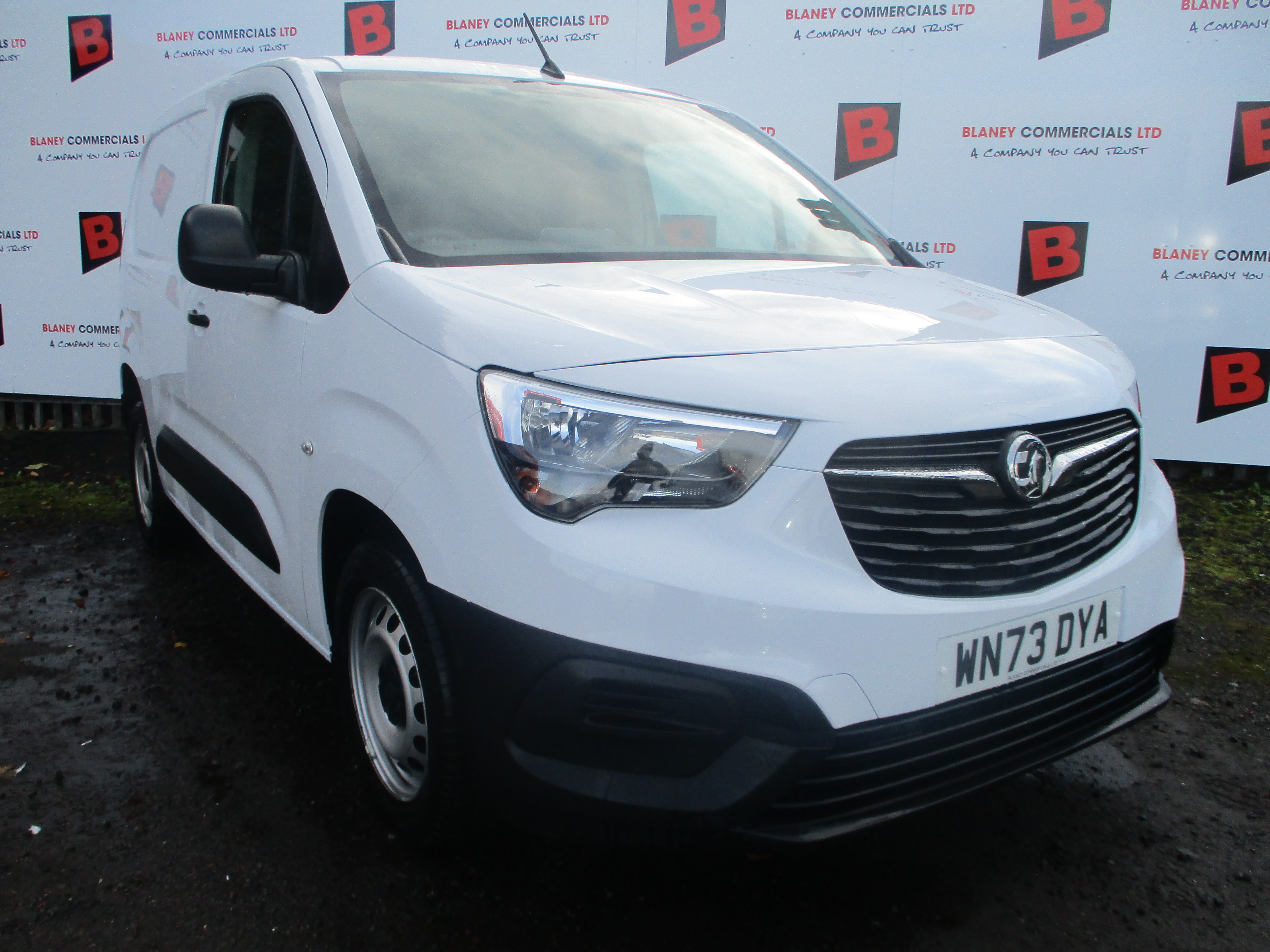 Vauxhall Combo Cargo 1.5TD 100PS 2300 Prime Van with AIR CON (Covered only 18,000 Miles from New)