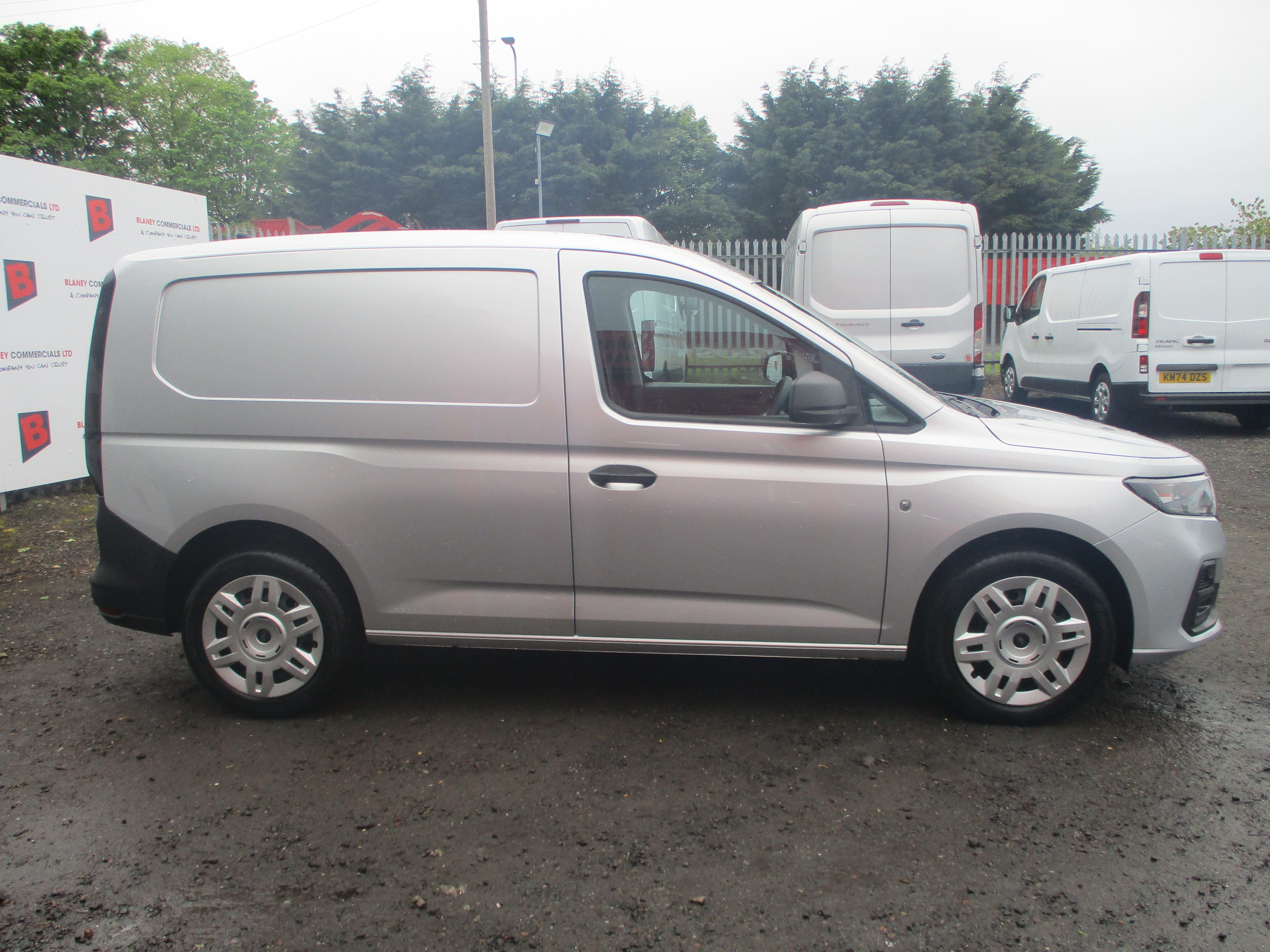 Ford Connect 220 L1 2.0 EcoBlue 102PS Trend Van (STUNNING WITH NICE SPEC)