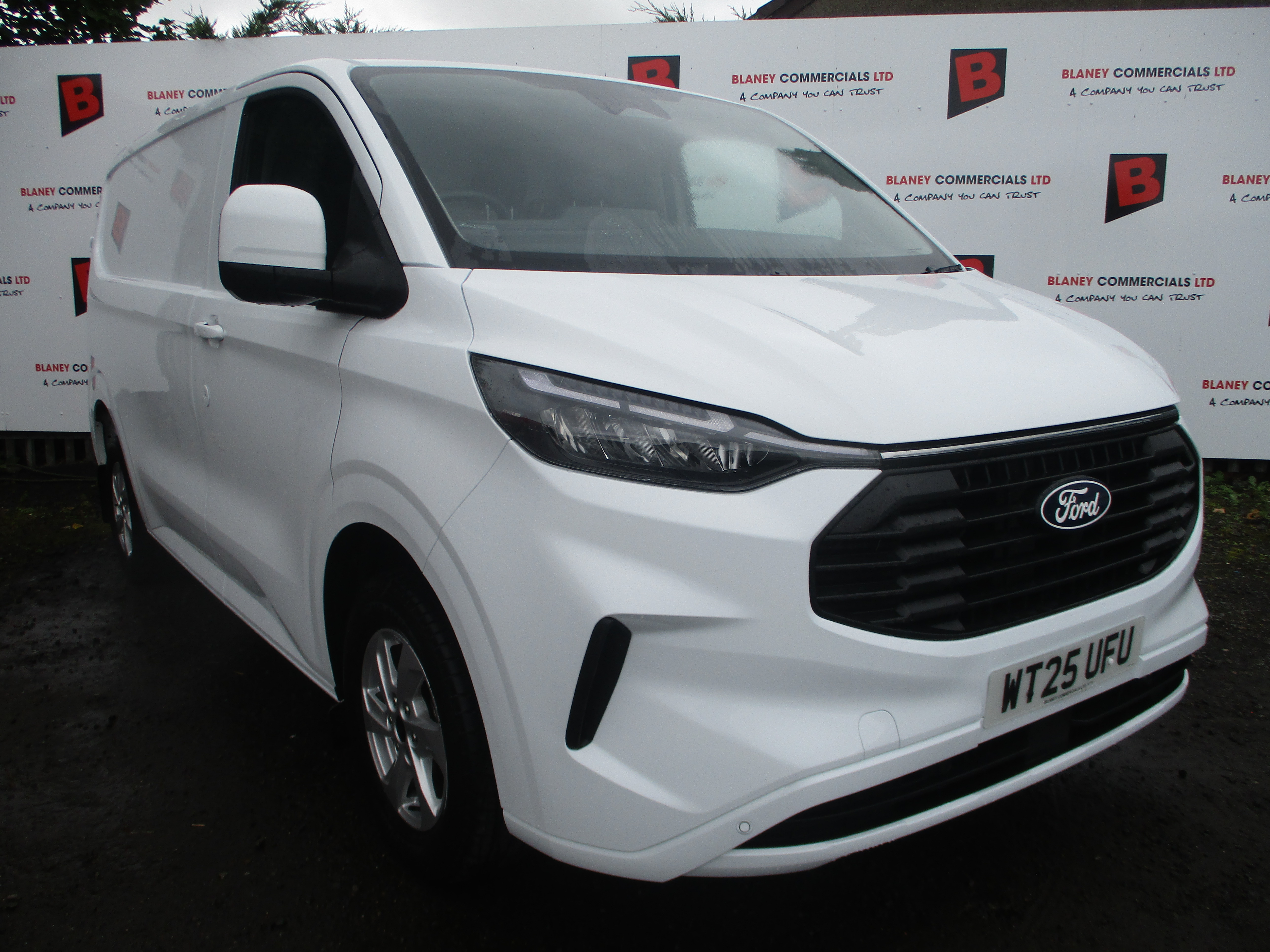 Ford Custom 300 L1H1 2.0 EcoBlue 136PS Limited Van (ONE OWNER FROM NEW)