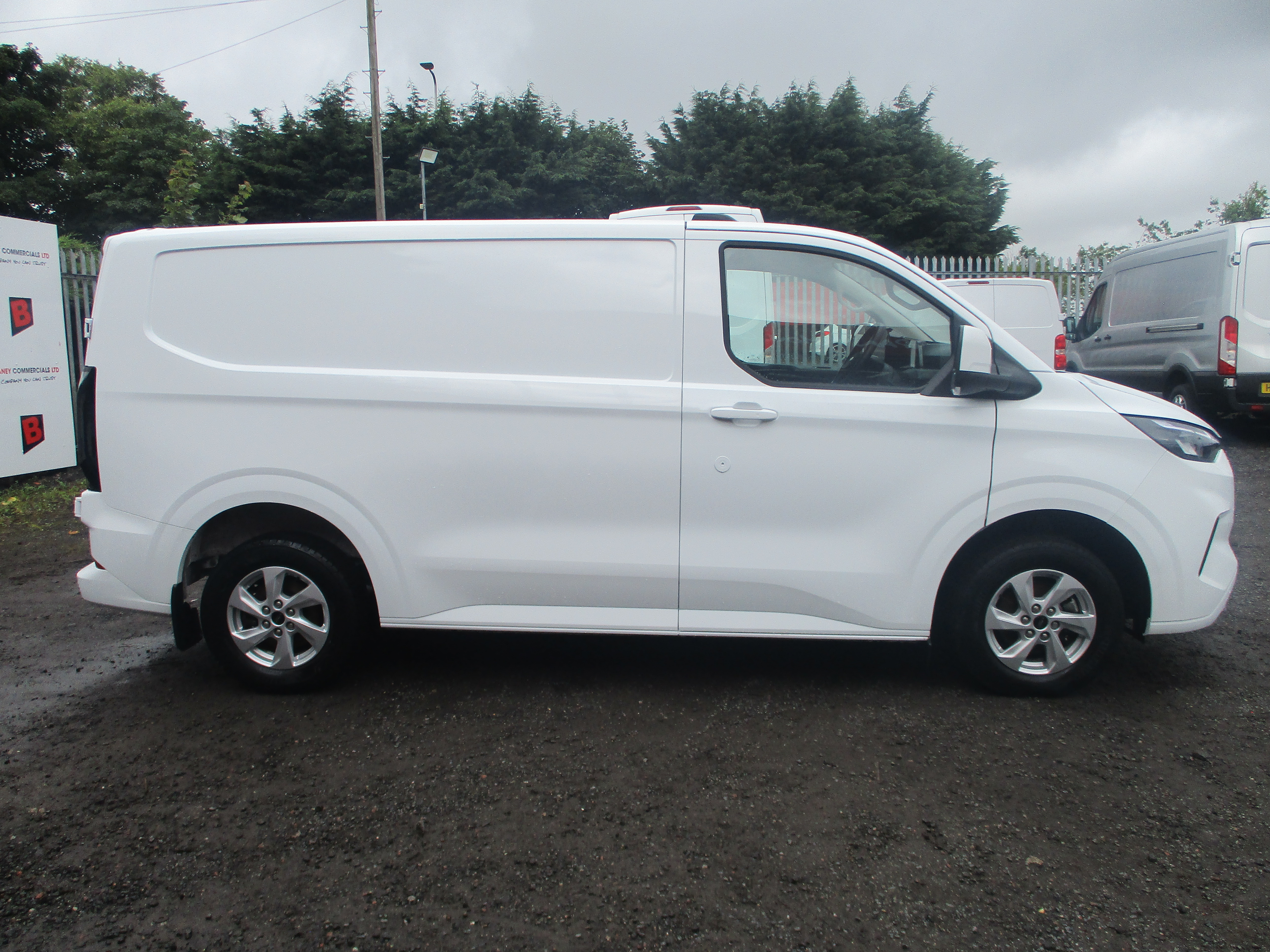 Ford Custom 300 L1H1 2.0 EcoBlue 136PS Limited Van (ONE OWNER FROM NEW)