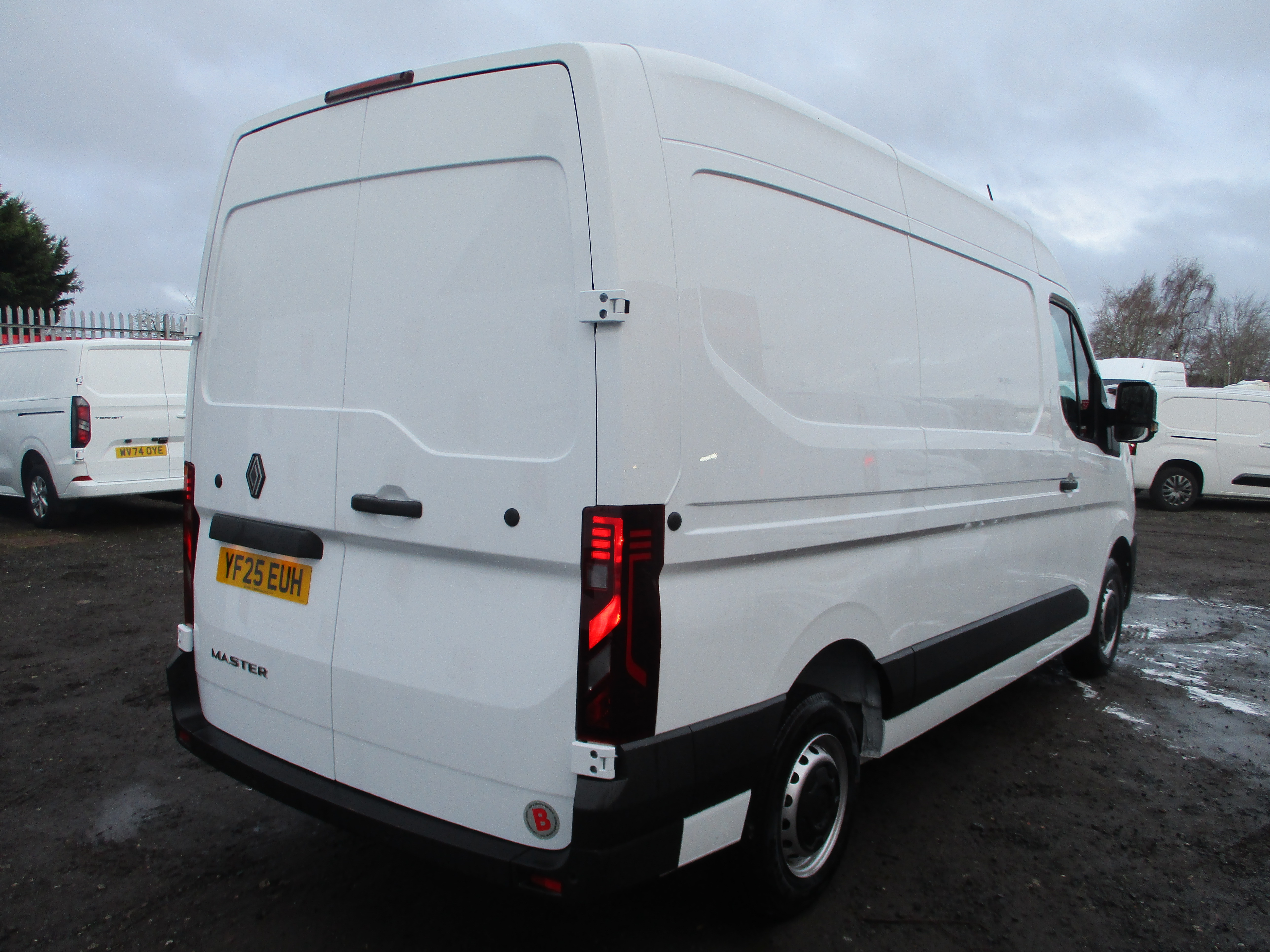 Renault Master MM35 Blue dCi 130PS Advance Van MWB Medium Roof  (Pre Reg & Ply Lined)
