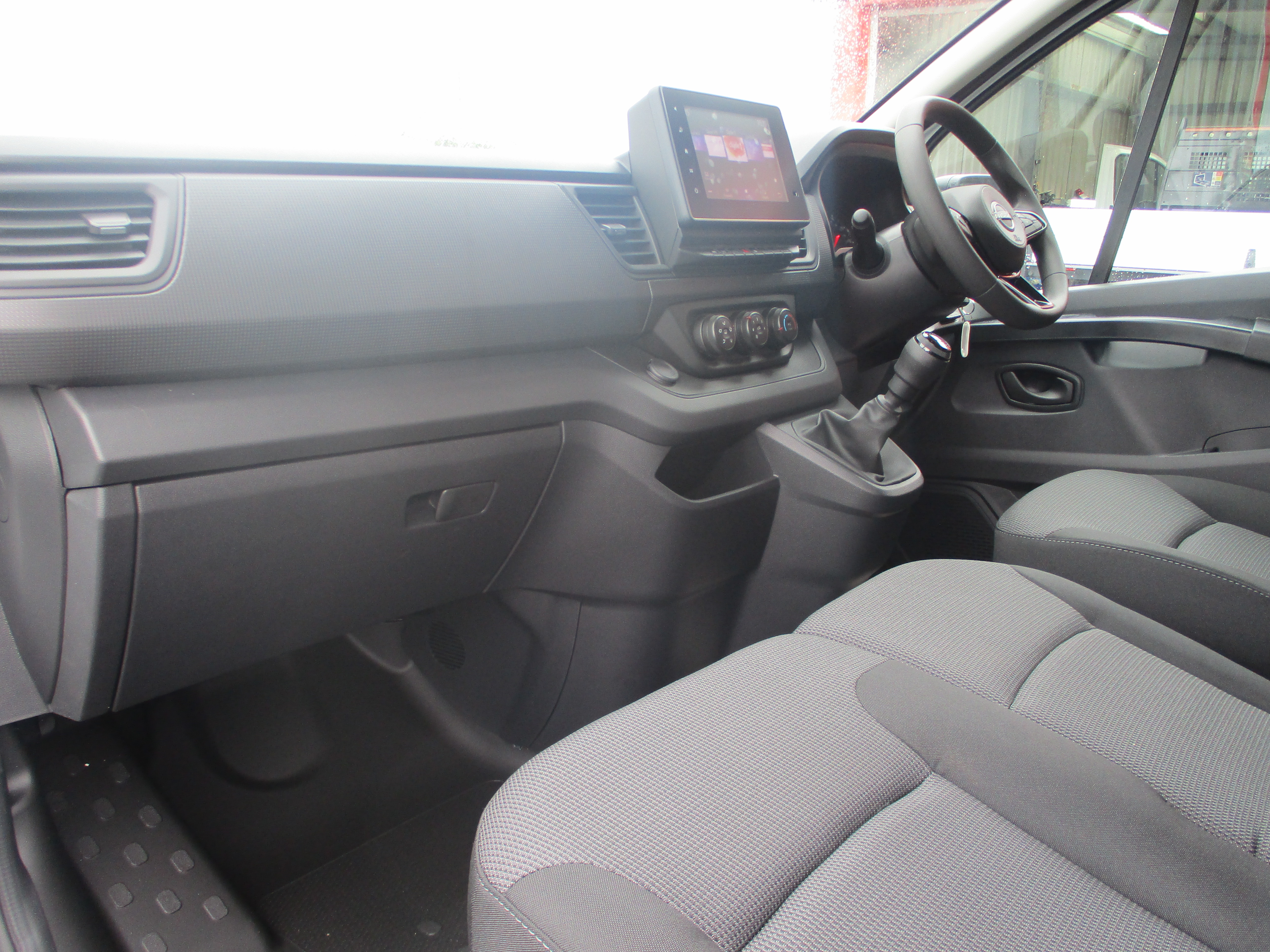 Nissan Primaster L2 LWB 2.0 dCi 110PS Acenta Van (5 YEAR WARRANTY !!)