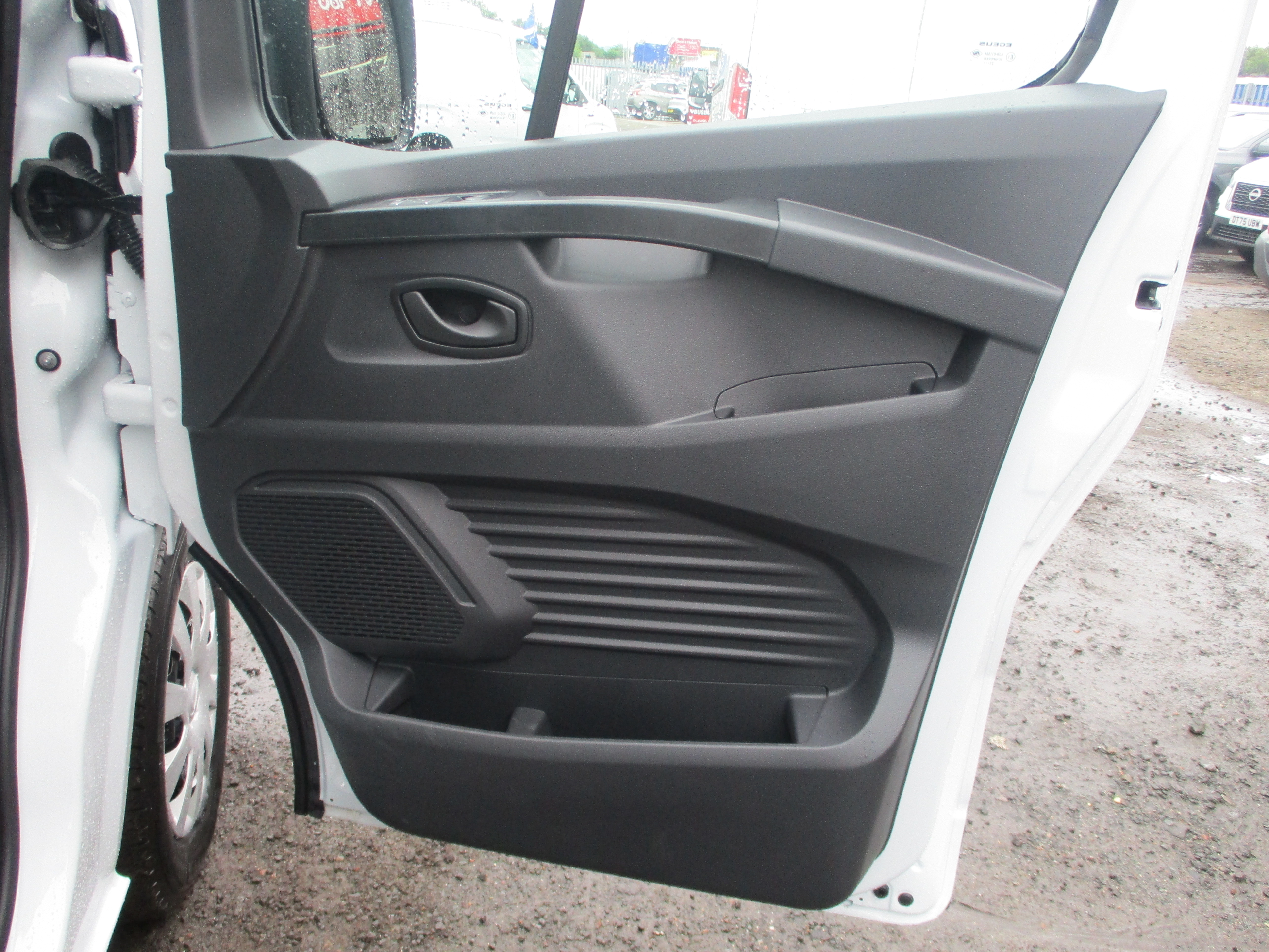 Nissan Primaster L2 LWB 2.0 dCi 110PS Acenta Van (5 YEAR WARRANTY  !!)