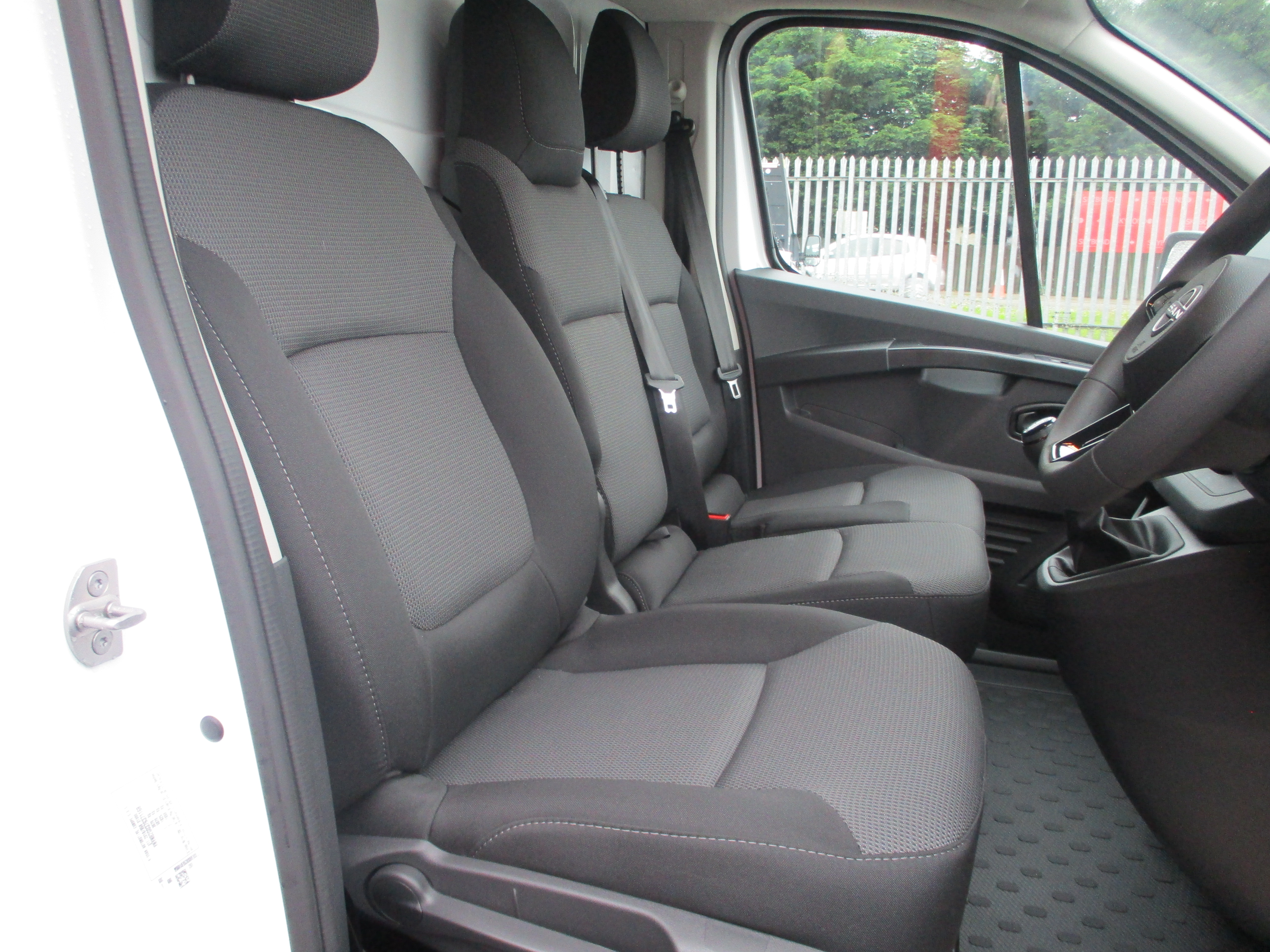Nissan Primaster L2 LWB 2.0 dCi 110PS Acenta Van (5 YEAR WARRANTY  !!)