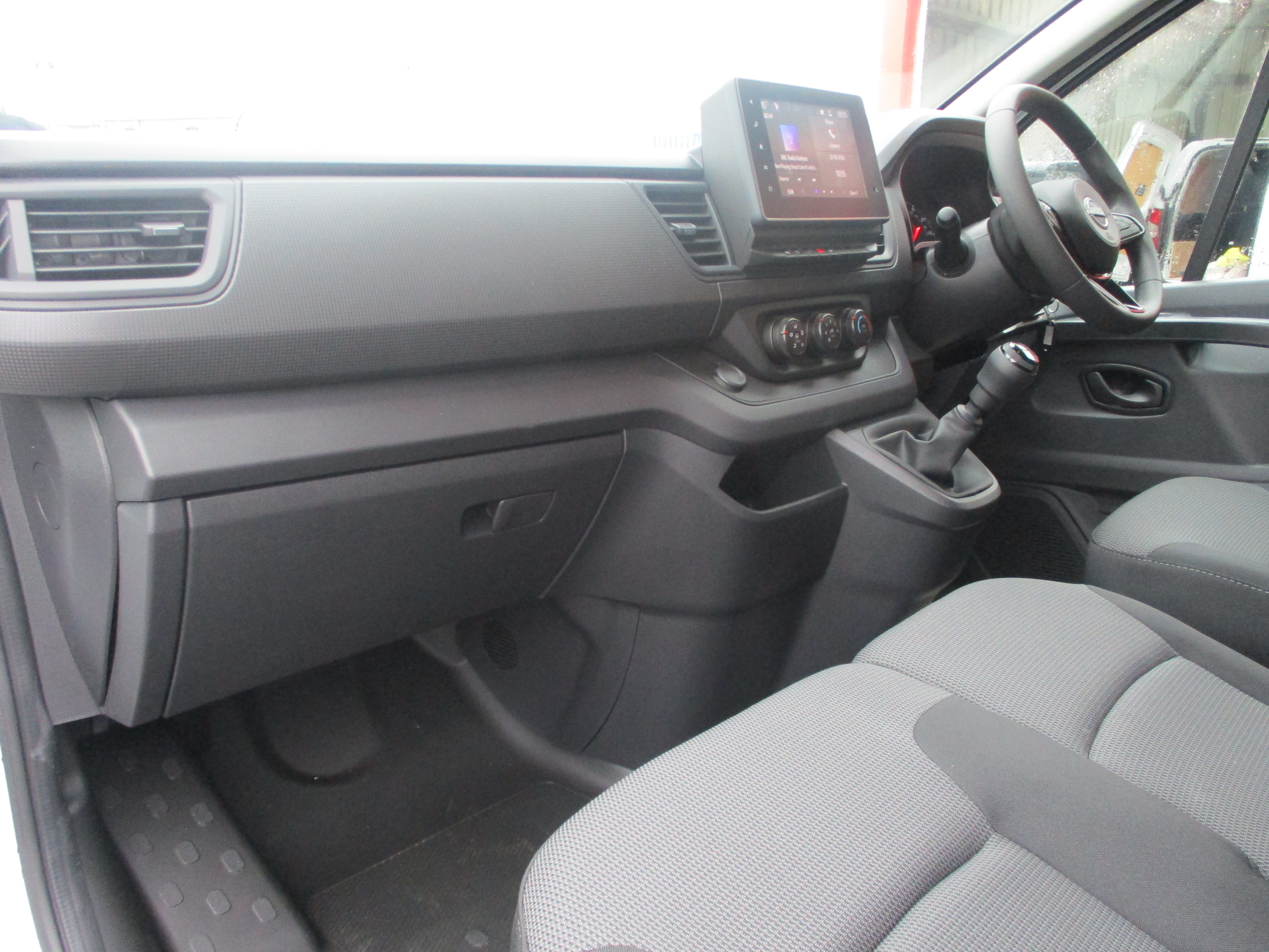 Nissan Primaster L2 LWB 2.0 dCi 110PS Acenta Van (5 YEAR WARRANTY  !!)