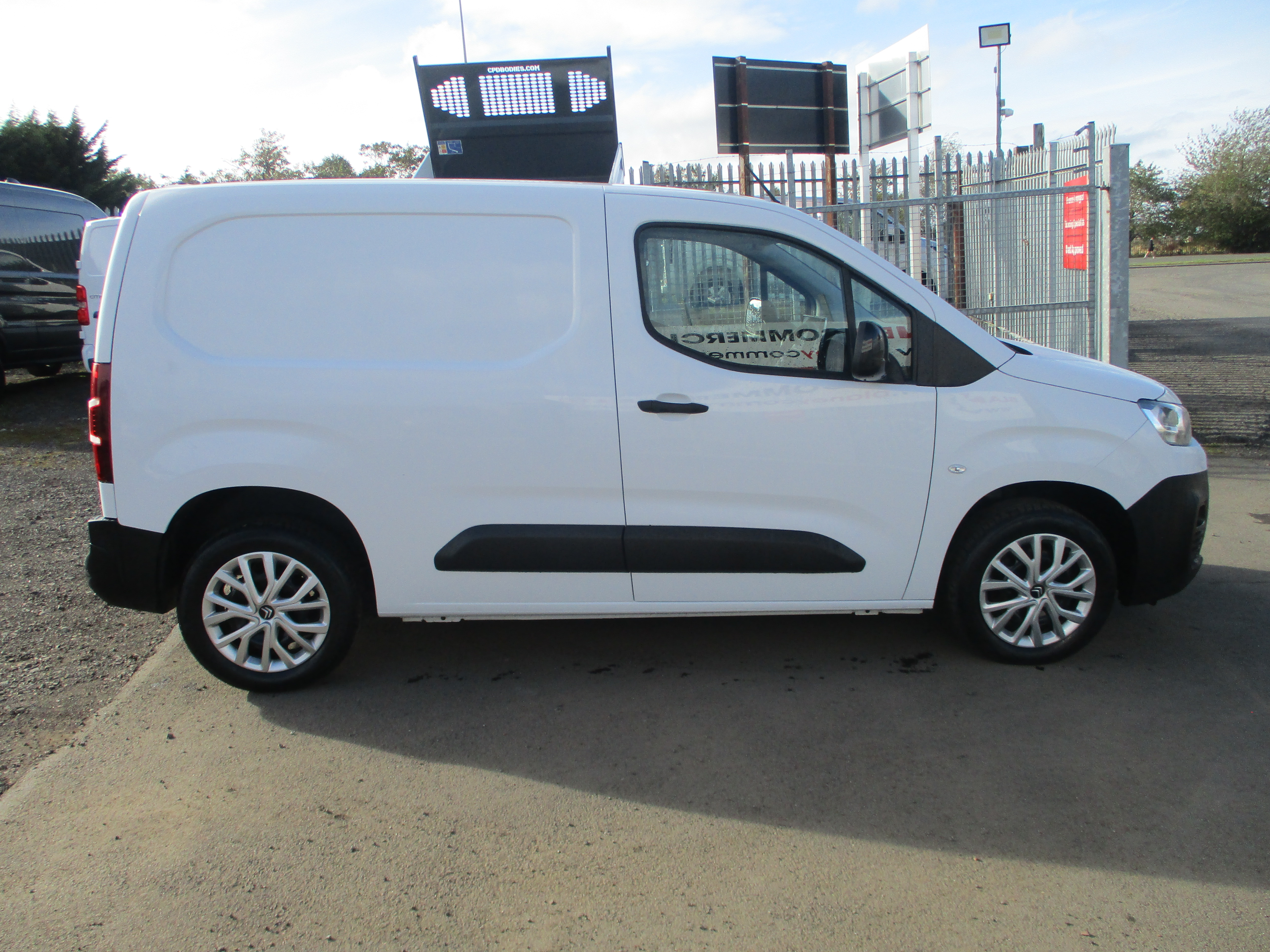 Citroen Berlingo M 1.5 BlueHDi 1000kg 100PS Enterprise Pro (ONE OWNER FROM NEW !!)