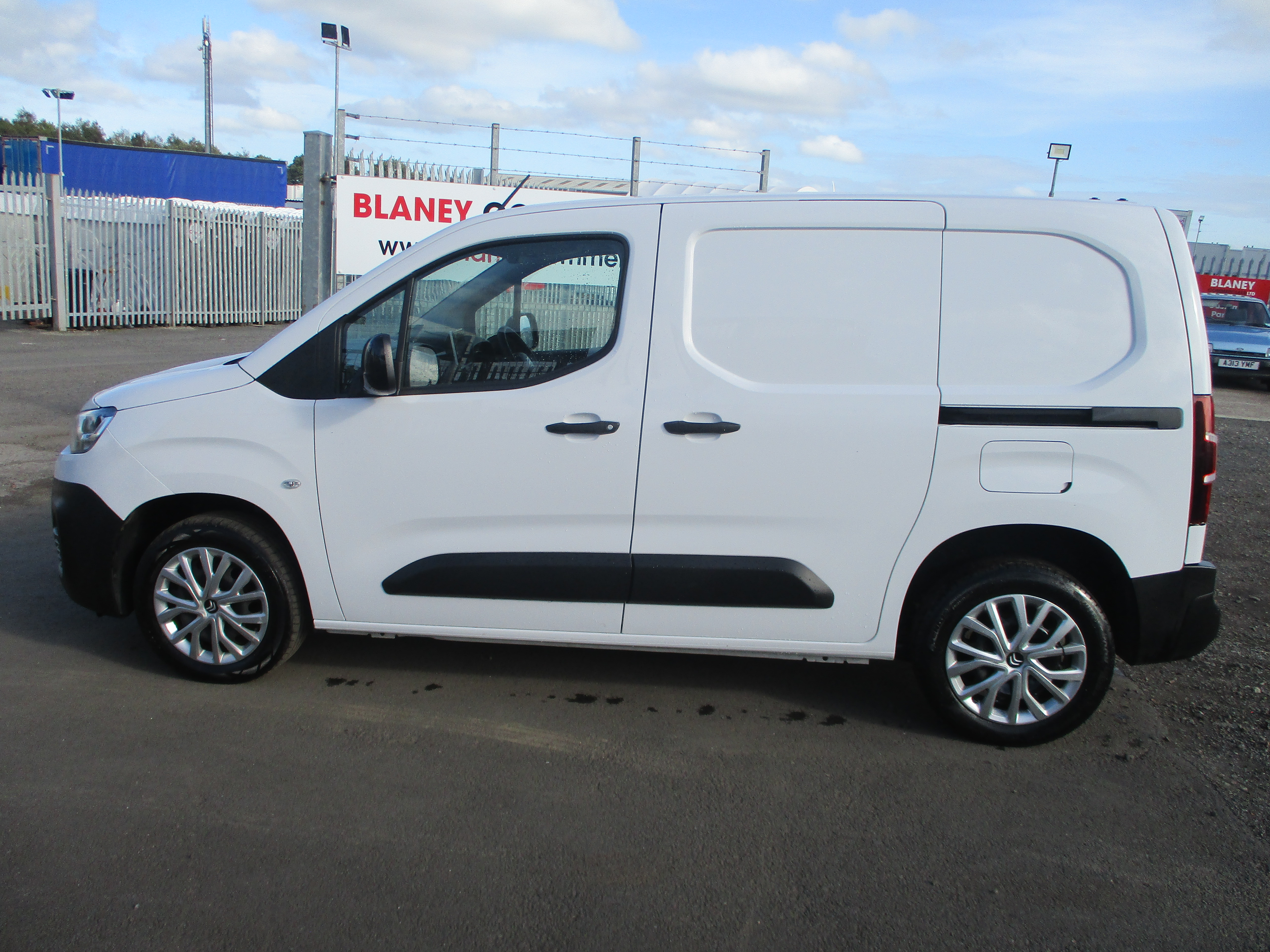 Citroen Berlingo M 1.5 BlueHDi 1000kg 100PS Enterprise Pro (ONE OWNER FROM NEW !!)