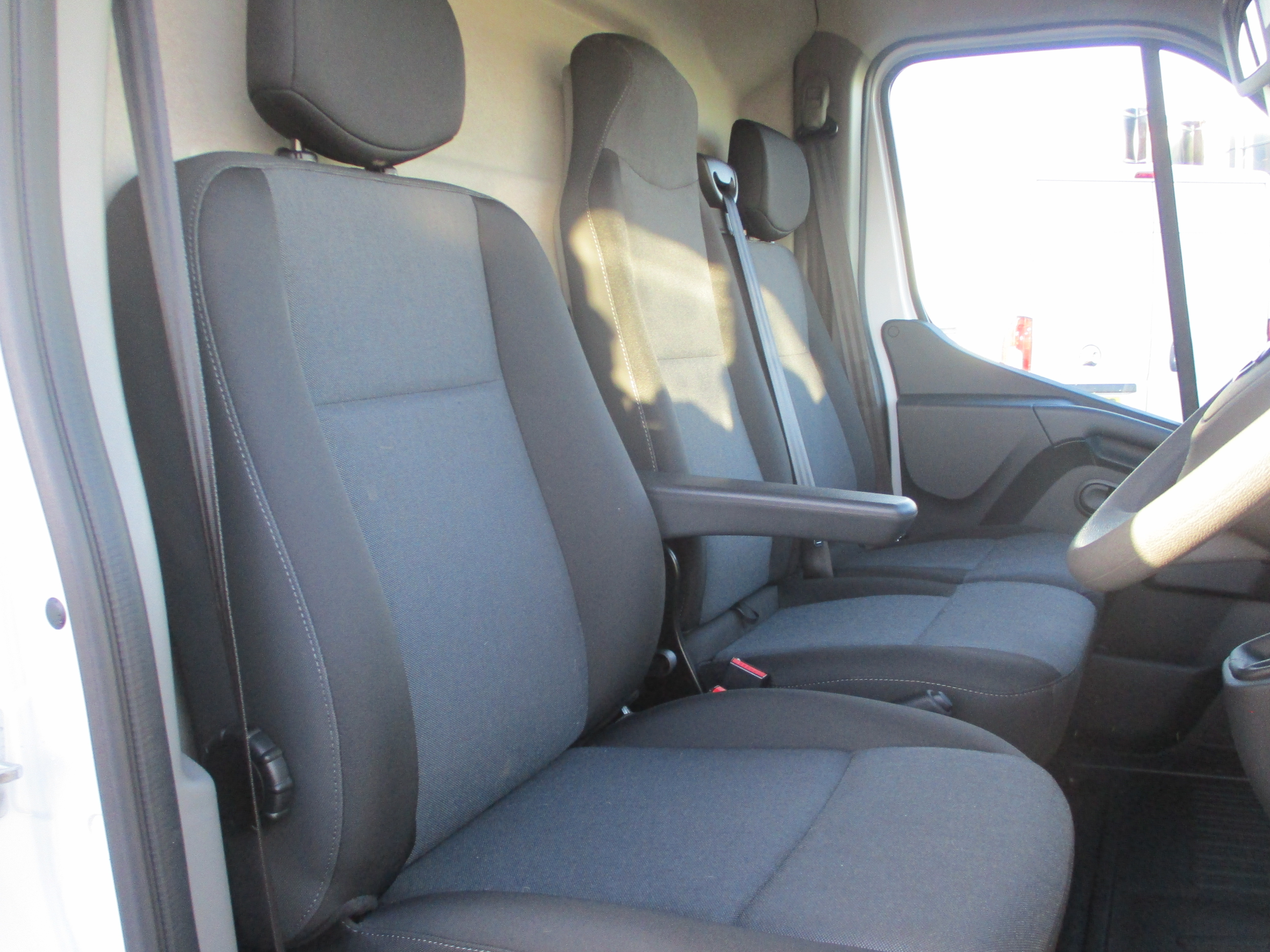 Nissan Interstar ( NV400 ) L3H2 2.3DCi 135PS EURO6 Tekna Panel Van ( BIG SPEC INCLUDES REAR CAMERA, AIR CON, NAV, CRUISE, REAR SENSORS, PLY LINED, BLUETOOTH & MORE )