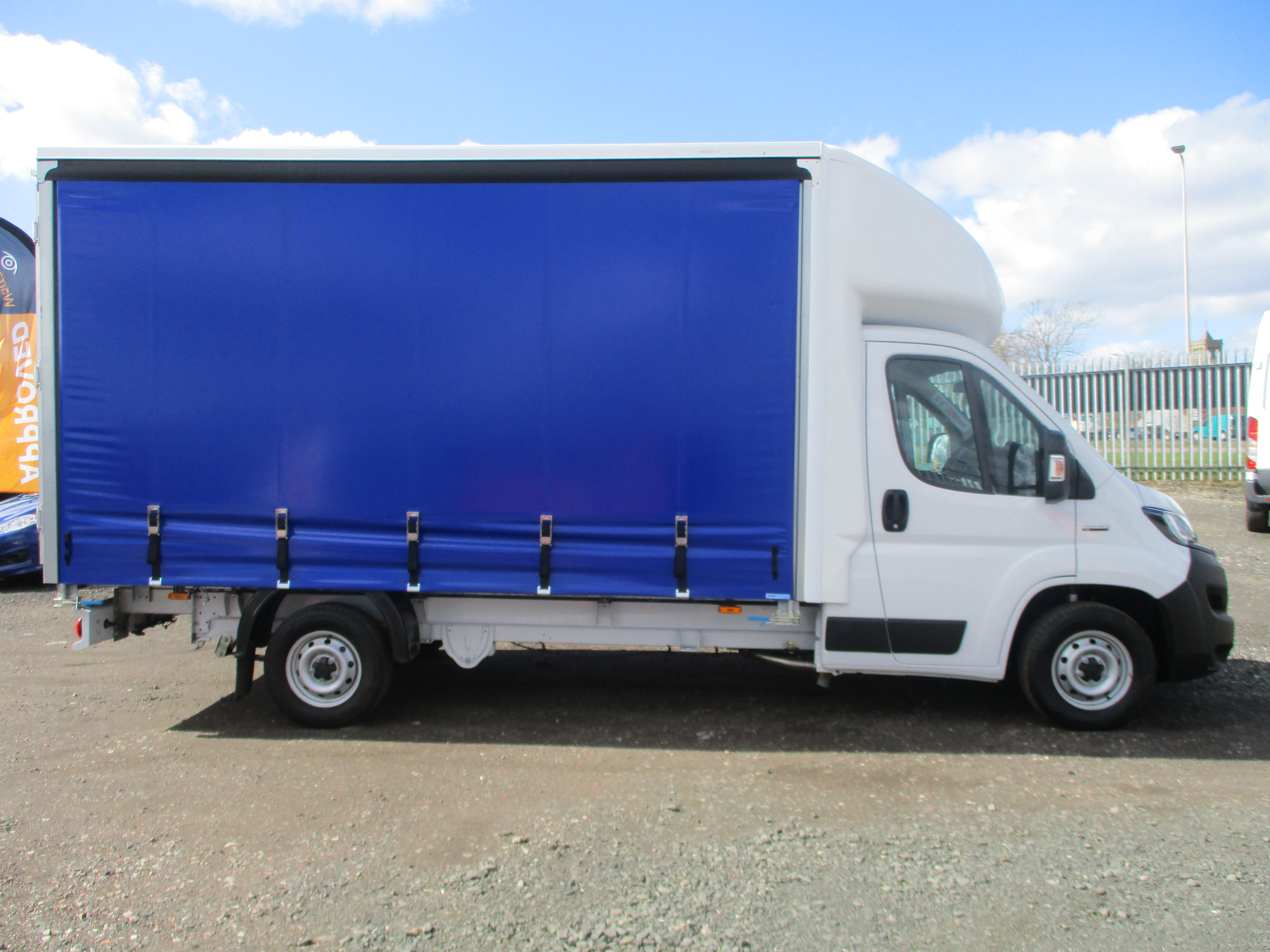Fiat Ducato Curtainsider Series 8 with Barn Doors 2.3 Diesel 140PS, BIG SPEC with AIR CON (£1,900 OFF RRP)