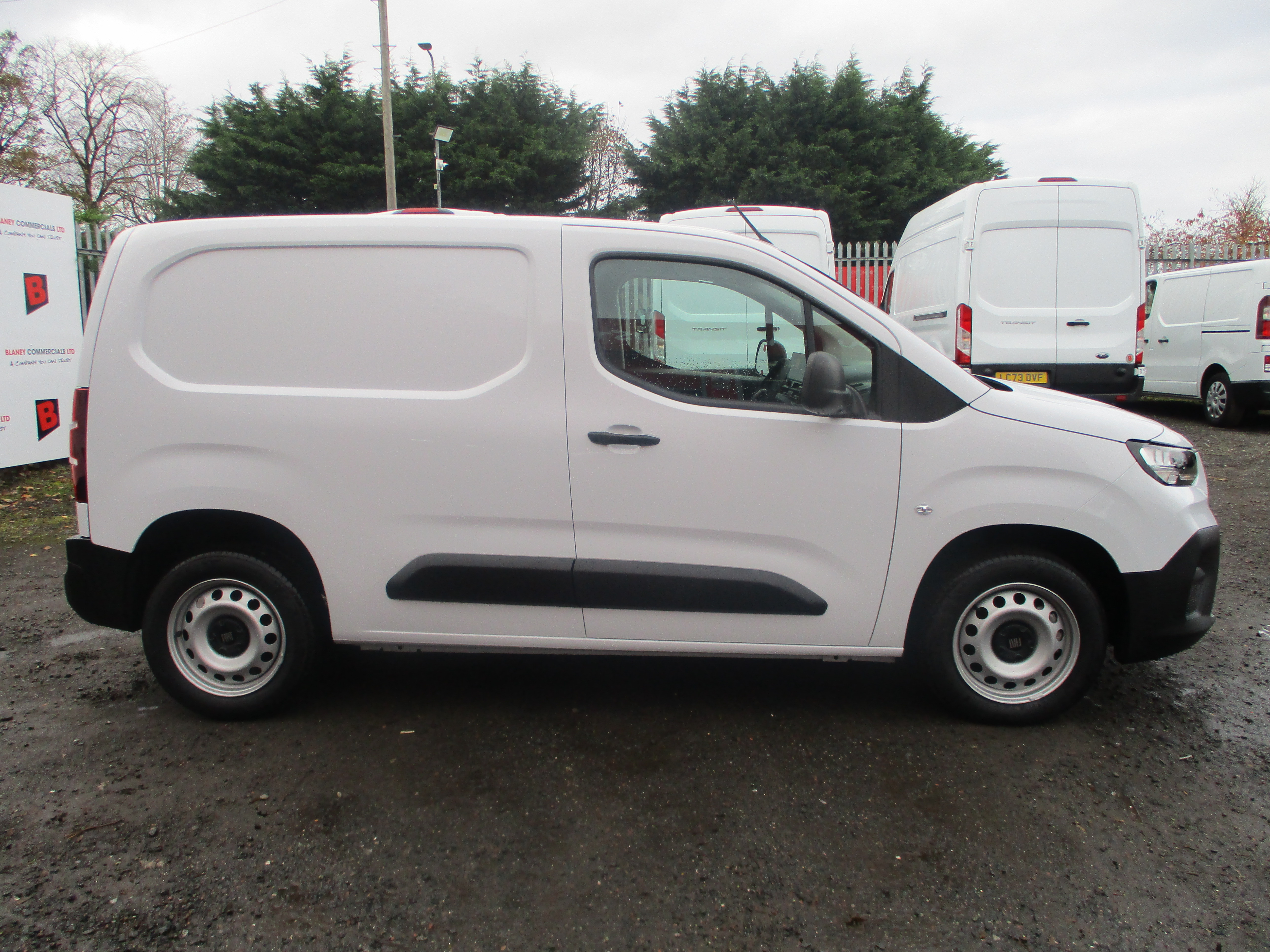 Fiat Doblo L1 1.5 D 100PS Primo (NICE SPEC including AIR CON, APPLE CARPLAY, PARKING SENSORS & MORE..) CHOICE OF 2