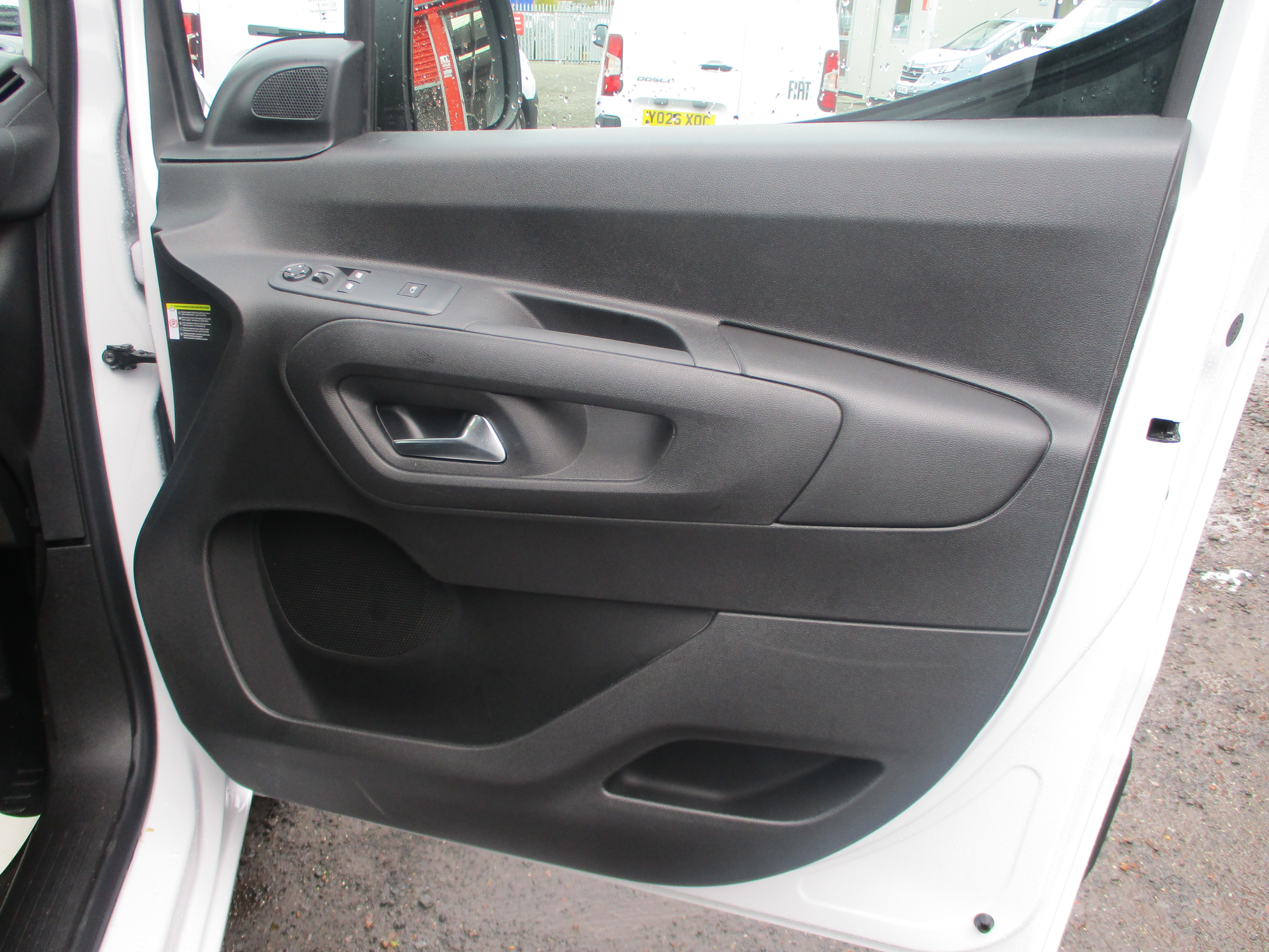 Fiat Doblo L1 1.5 D 100PS Primo (NICE SPEC including AIR CON, APPLE CARPLAY, PARKING SENSORS & MORE..) CHOICE OF 2