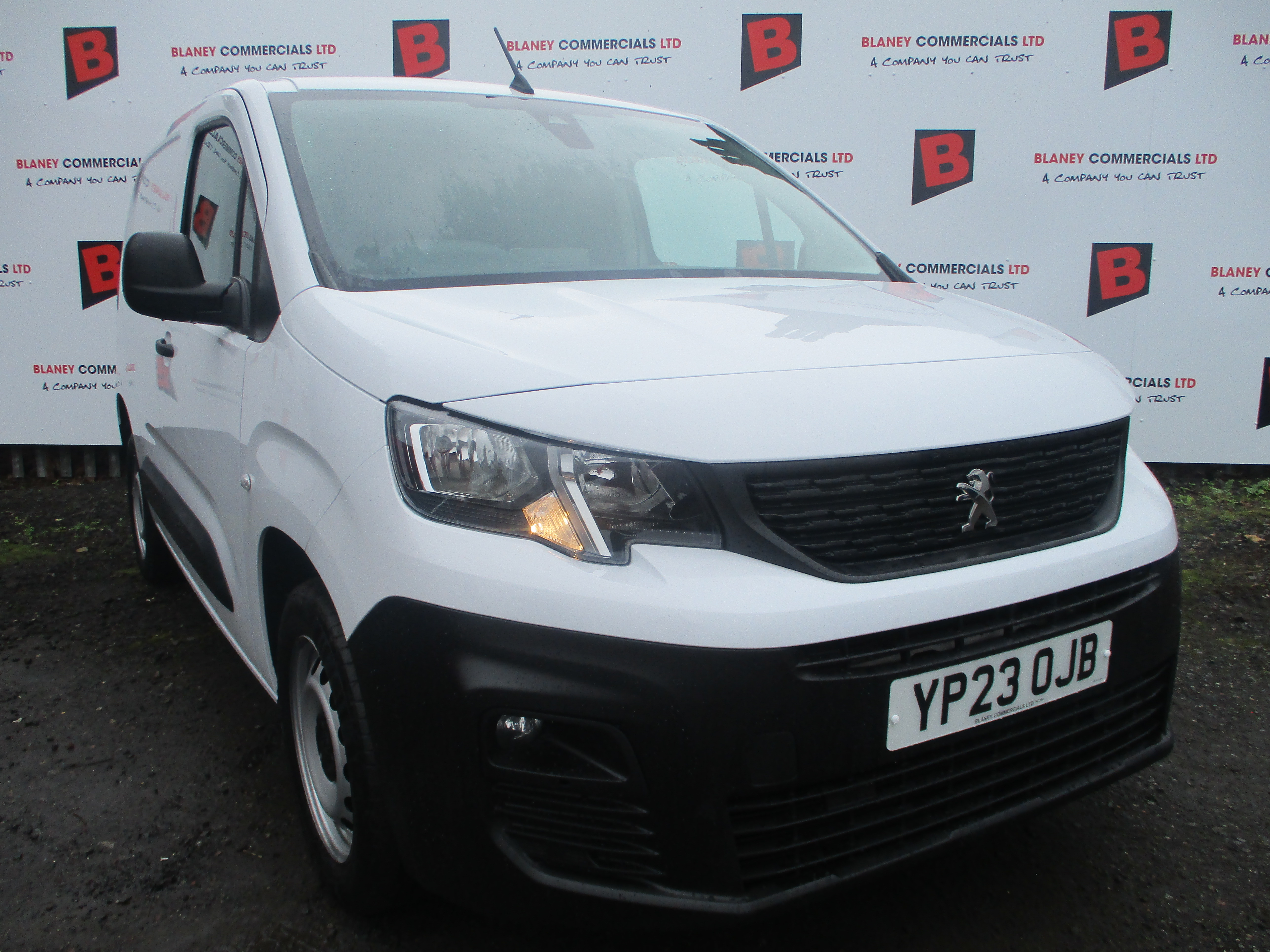 Peugeot Partner 1000 1.5 BlueHDi 130PS Professional + Premier EAT8 (AUTOMATIC)