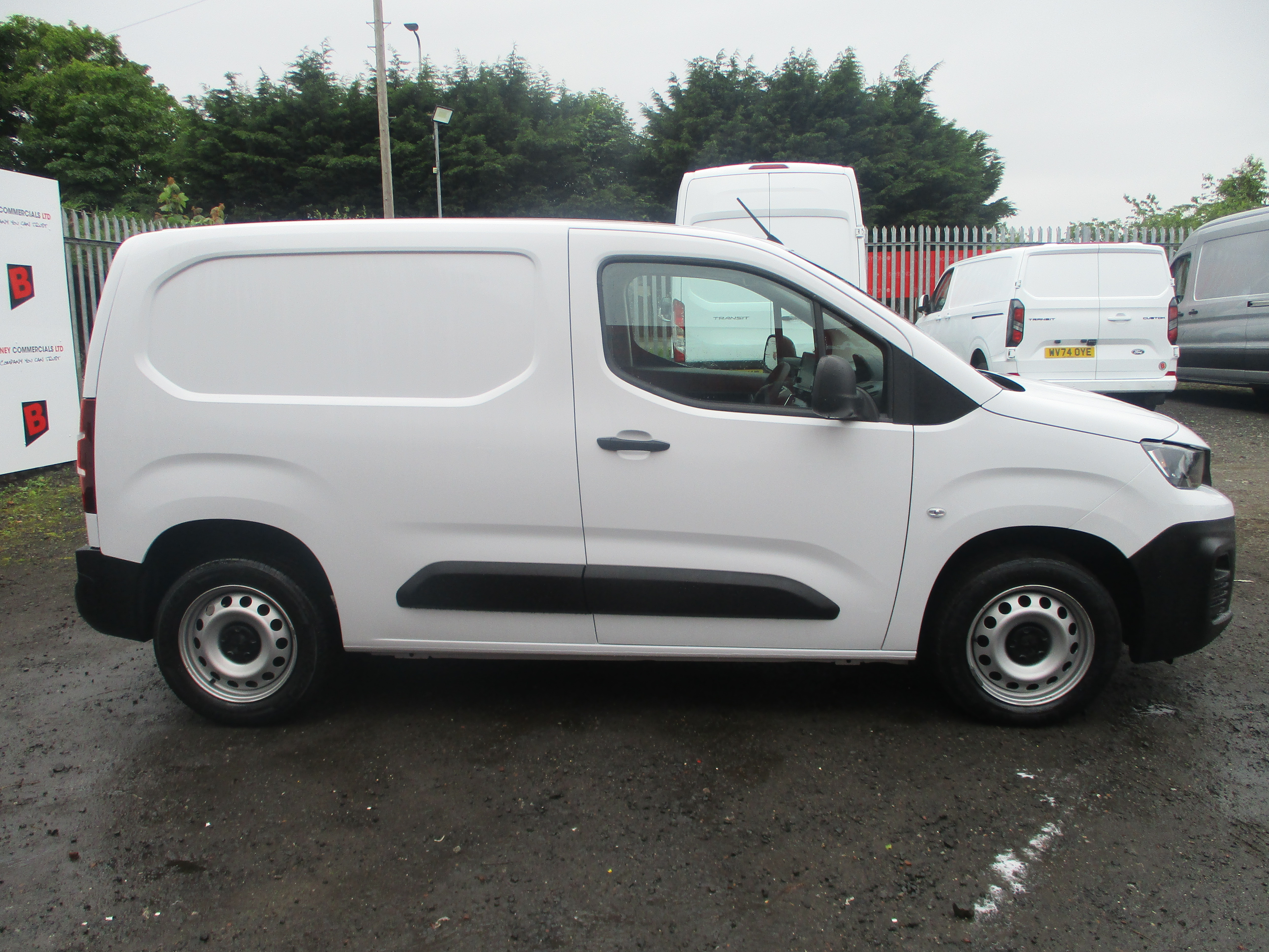 Peugeot Partner 1000 1.5 BlueHDi 130PS Professional + Premier EAT8 (AUTOMATIC)