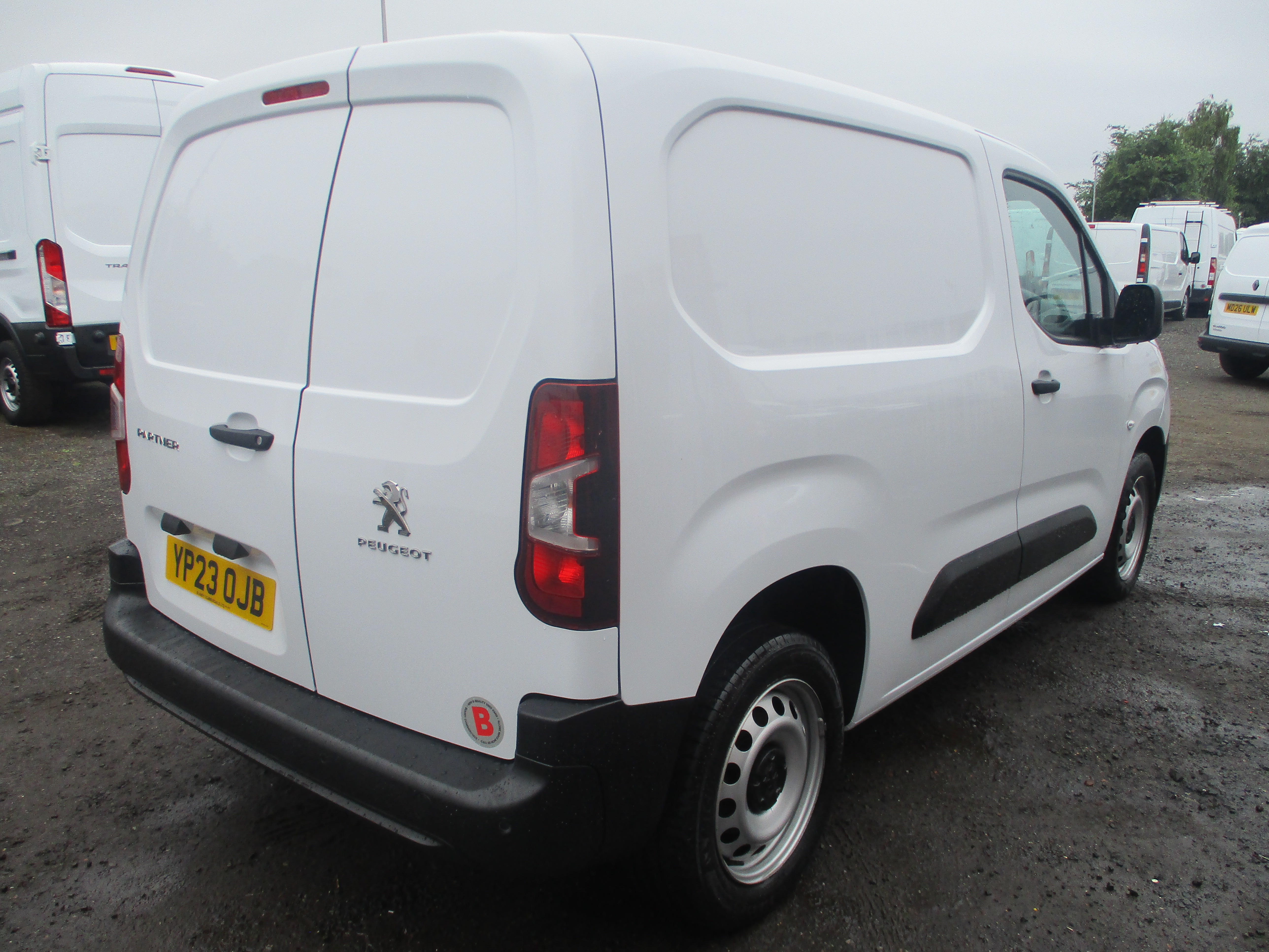 Peugeot Partner 1000 1.5 BlueHDi 130PS Professional + Premier EAT8 (AUTOMATIC)
