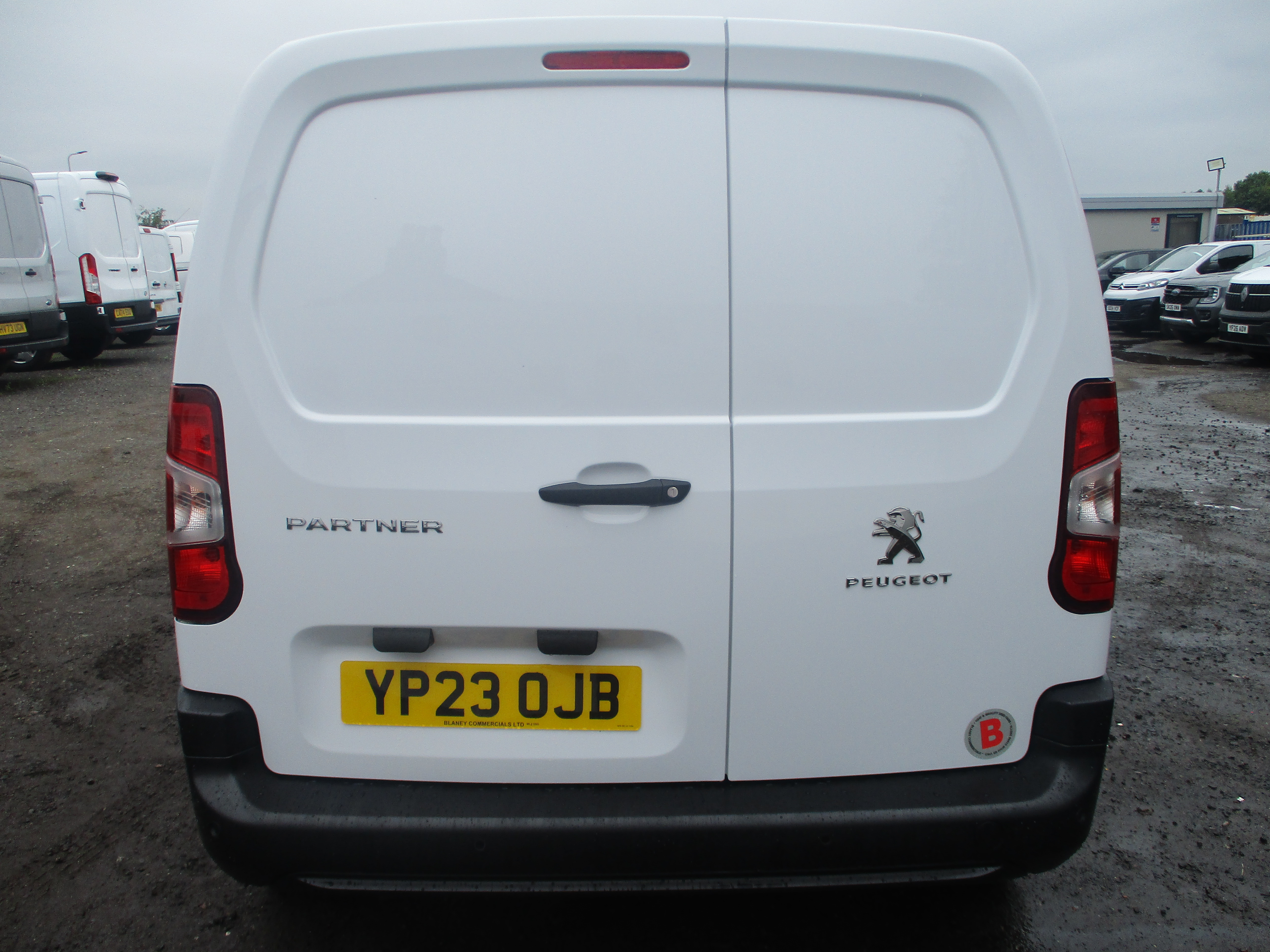 Peugeot Partner 1000 1.5 BlueHDi 130PS Professional + Premier EAT8 (AUTOMATIC)