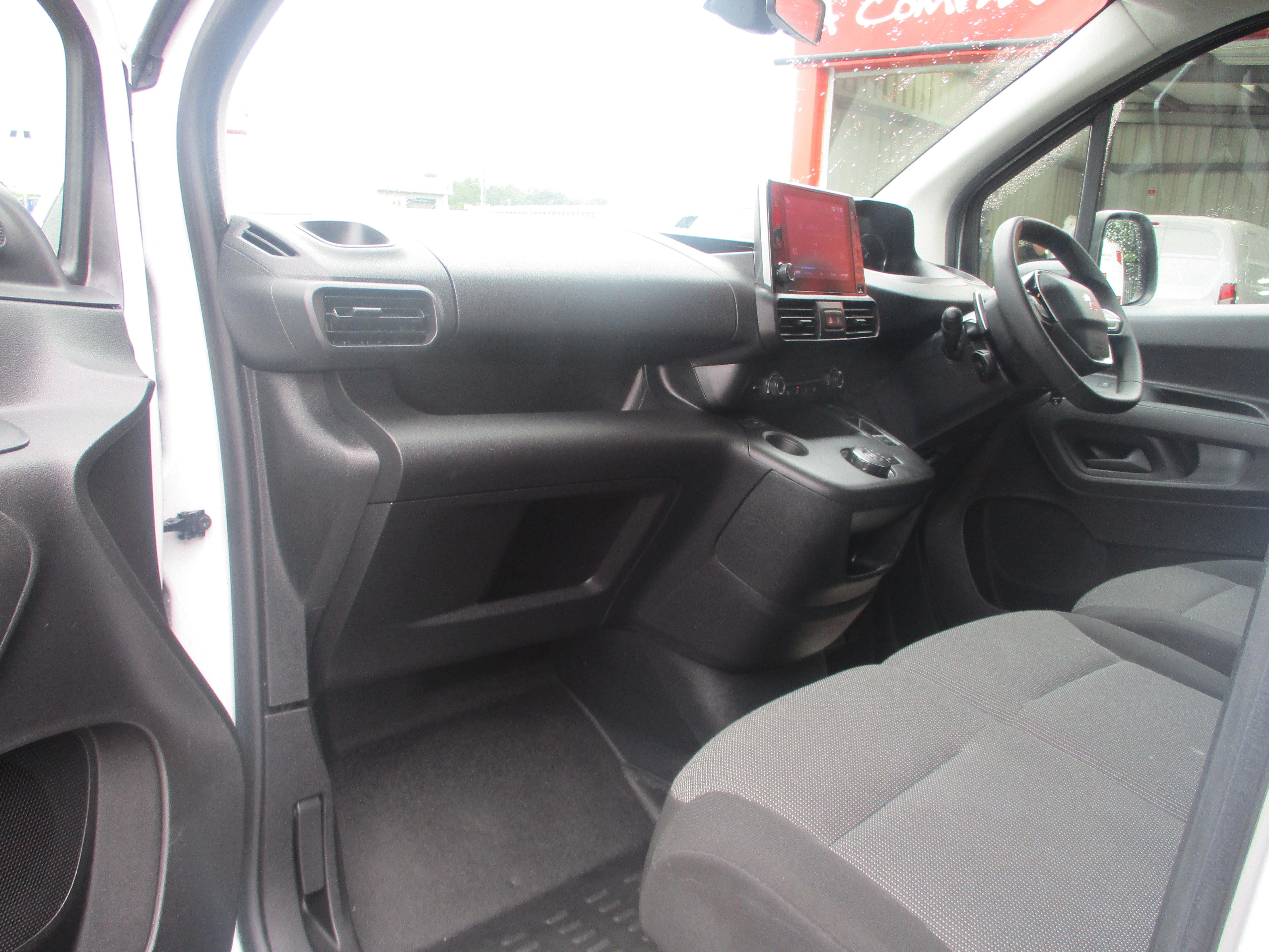 Peugeot Partner 1000 1.5 BlueHDi 130PS Professional + Premier EAT8 (AUTOMATIC)