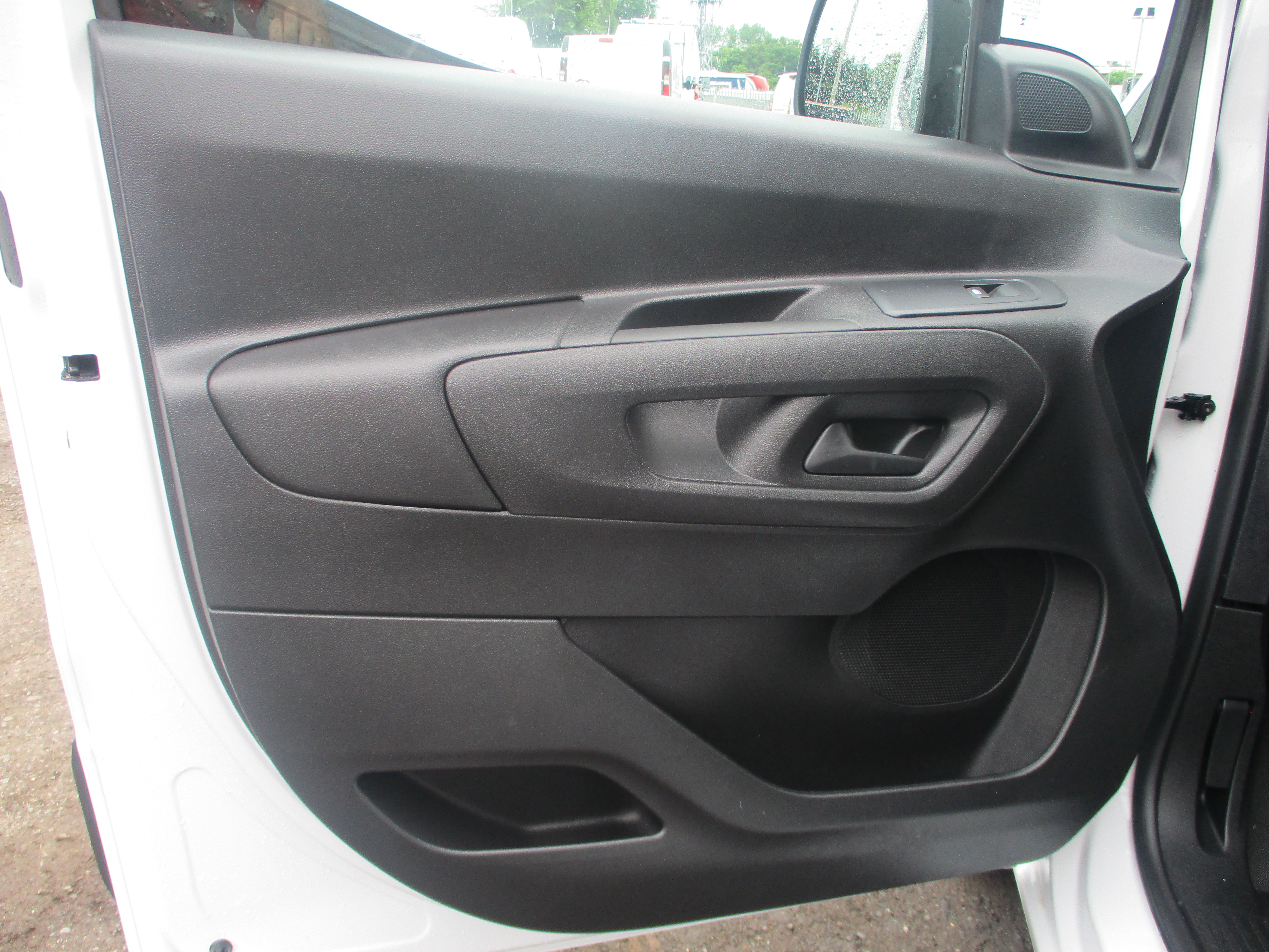 Peugeot Partner 1000 1.5 BlueHDi 130PS Professional + Premier EAT8 (AUTOMATIC)