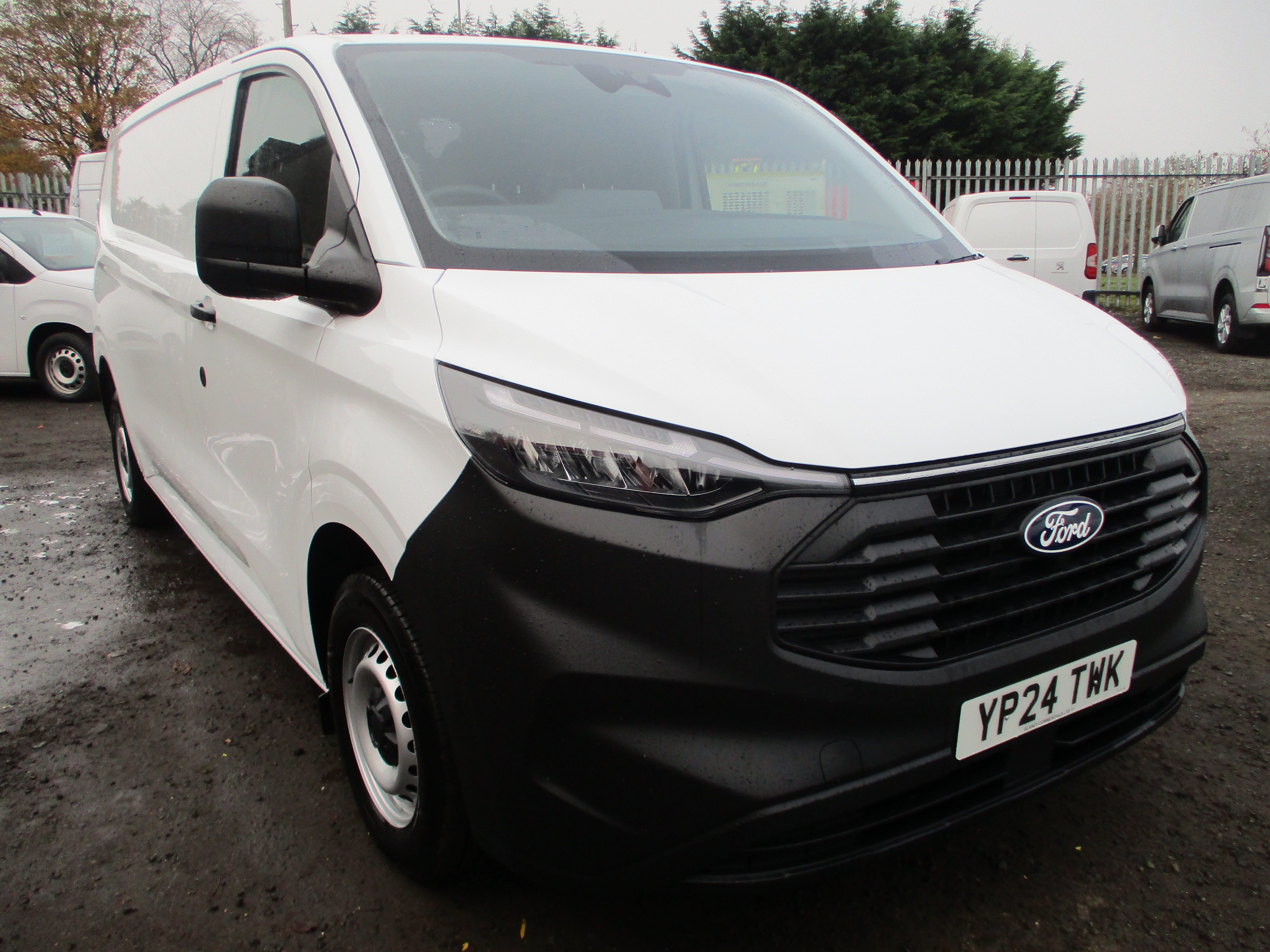Ford Custom 320 L2H1 2.0 EcoBlue 136PS Leader Van (COVERED ONLY 2,402 MILES)