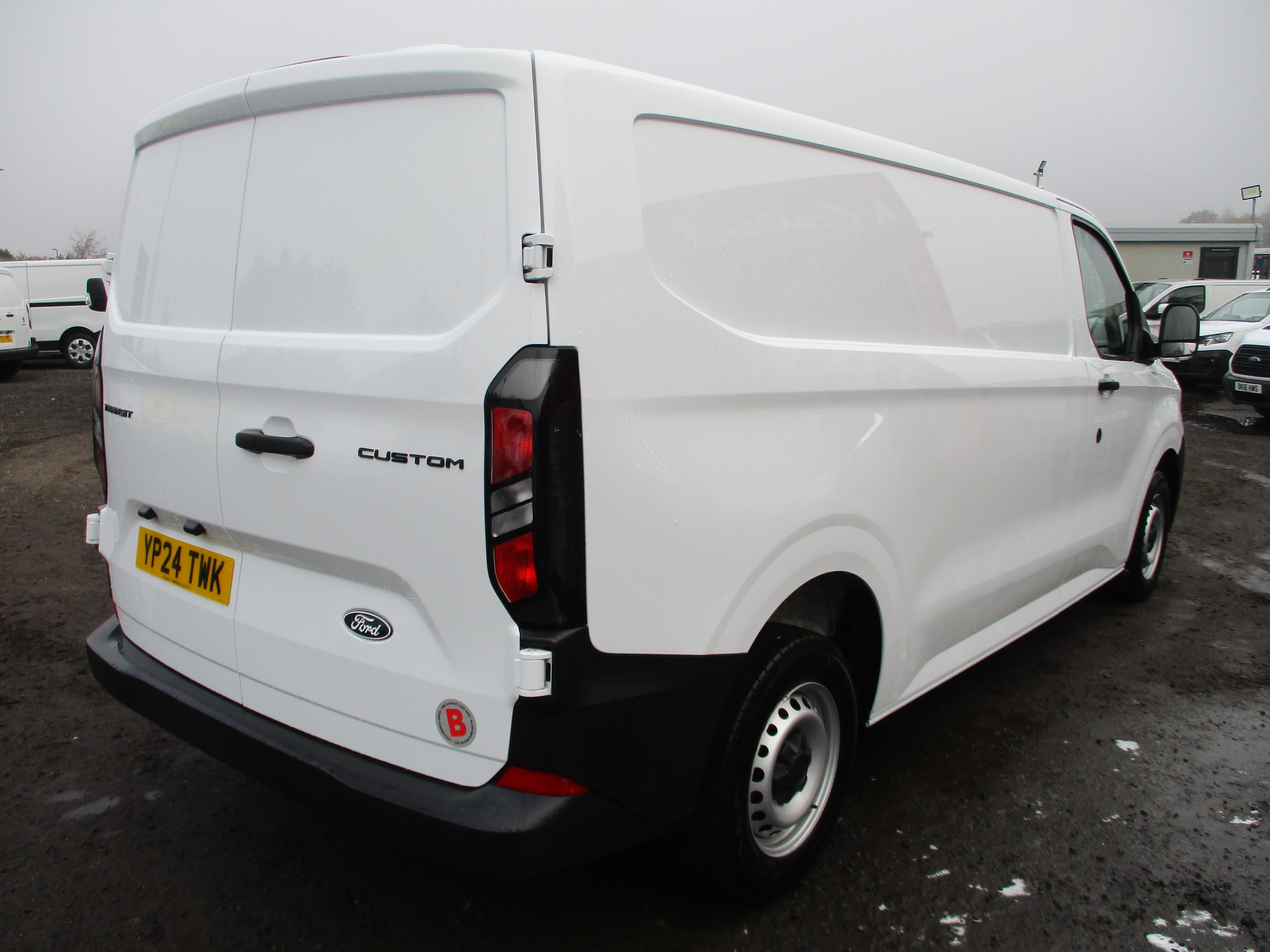 Ford Custom 320 L2H1 2.0 EcoBlue 136PS Leader Van (COVERED ONLY 2,402 MILES)