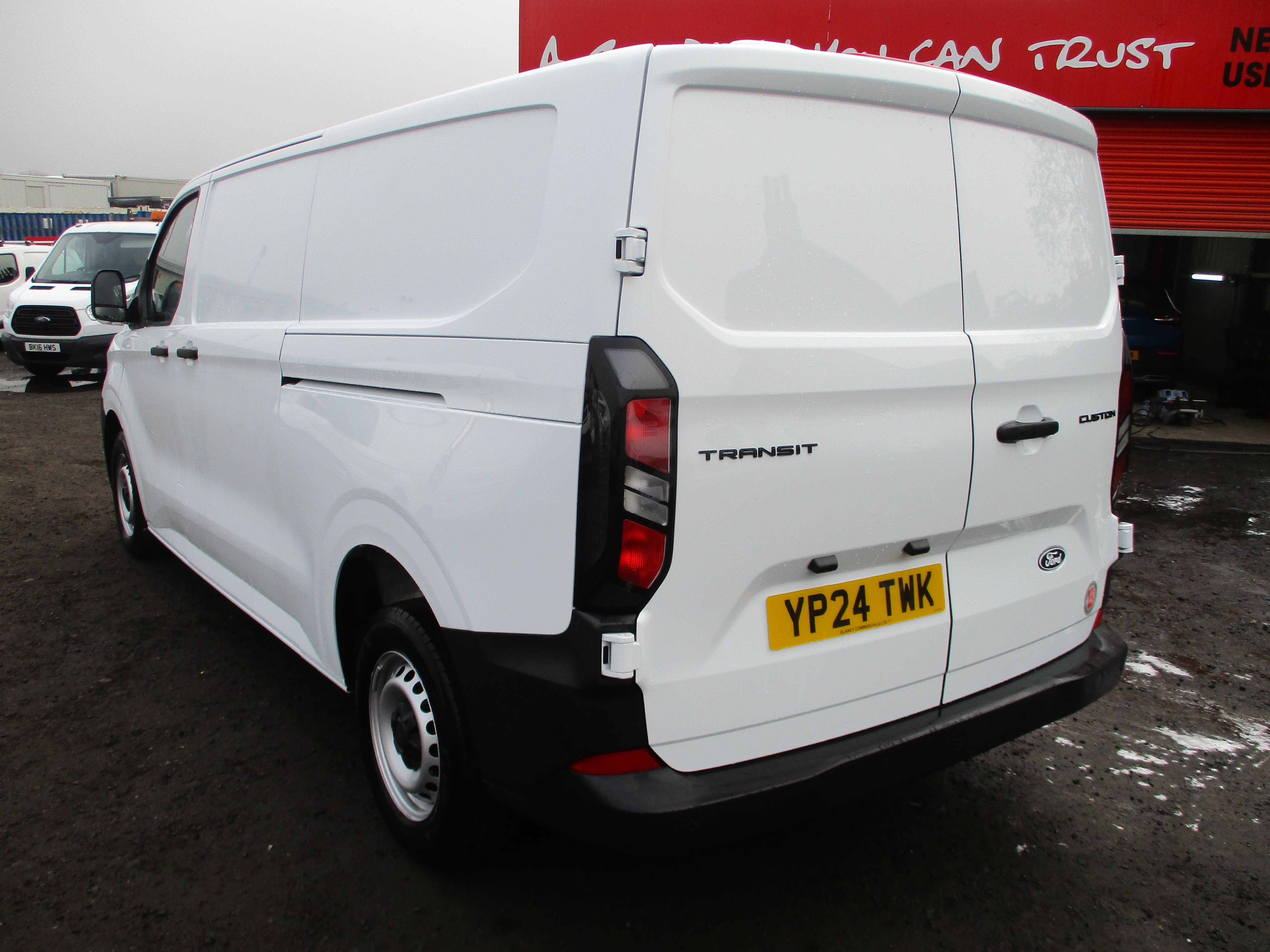 Ford Custom 320 L2H1 2.0 EcoBlue 136PS Leader Van (COVERED ONLY 2,402 MILES)