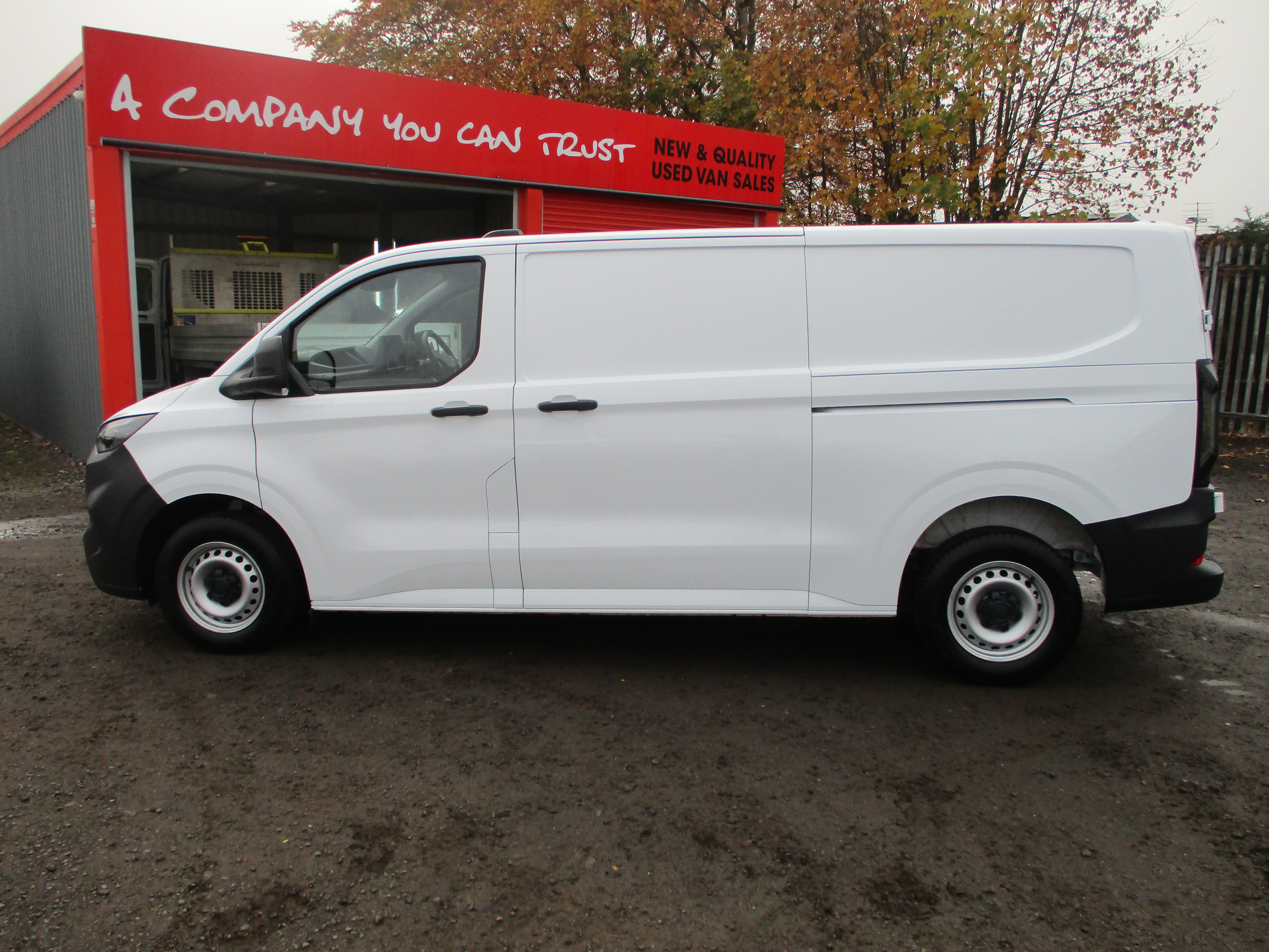 Ford Custom 320 L2H1 2.0 EcoBlue 136PS Leader Van (COVERED ONLY 2,402 MILES)