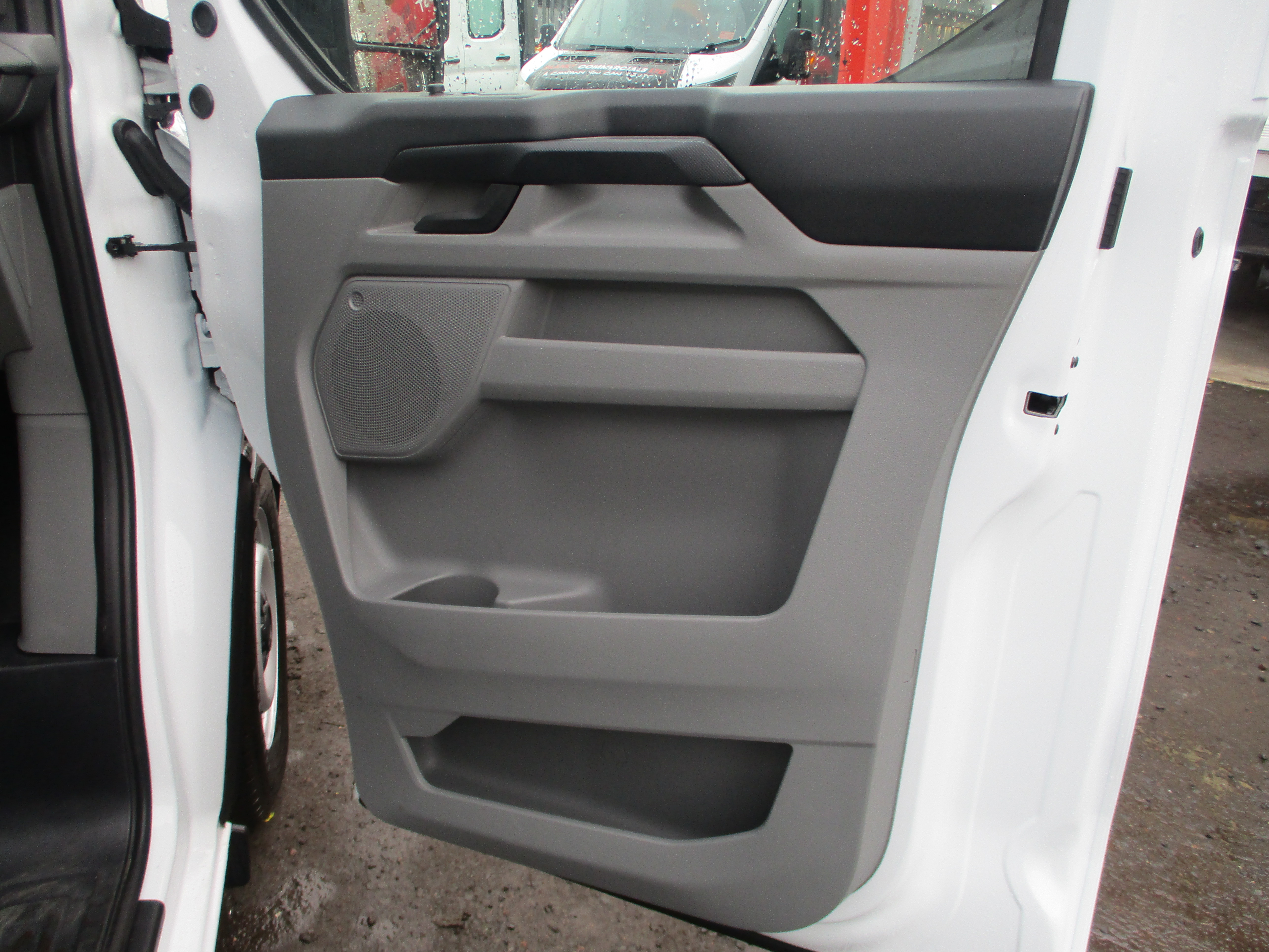 Ford Custom 320 L2H1 2.0 EcoBlue 136PS Leader Van (COVERED ONLY 2,402 MILES)