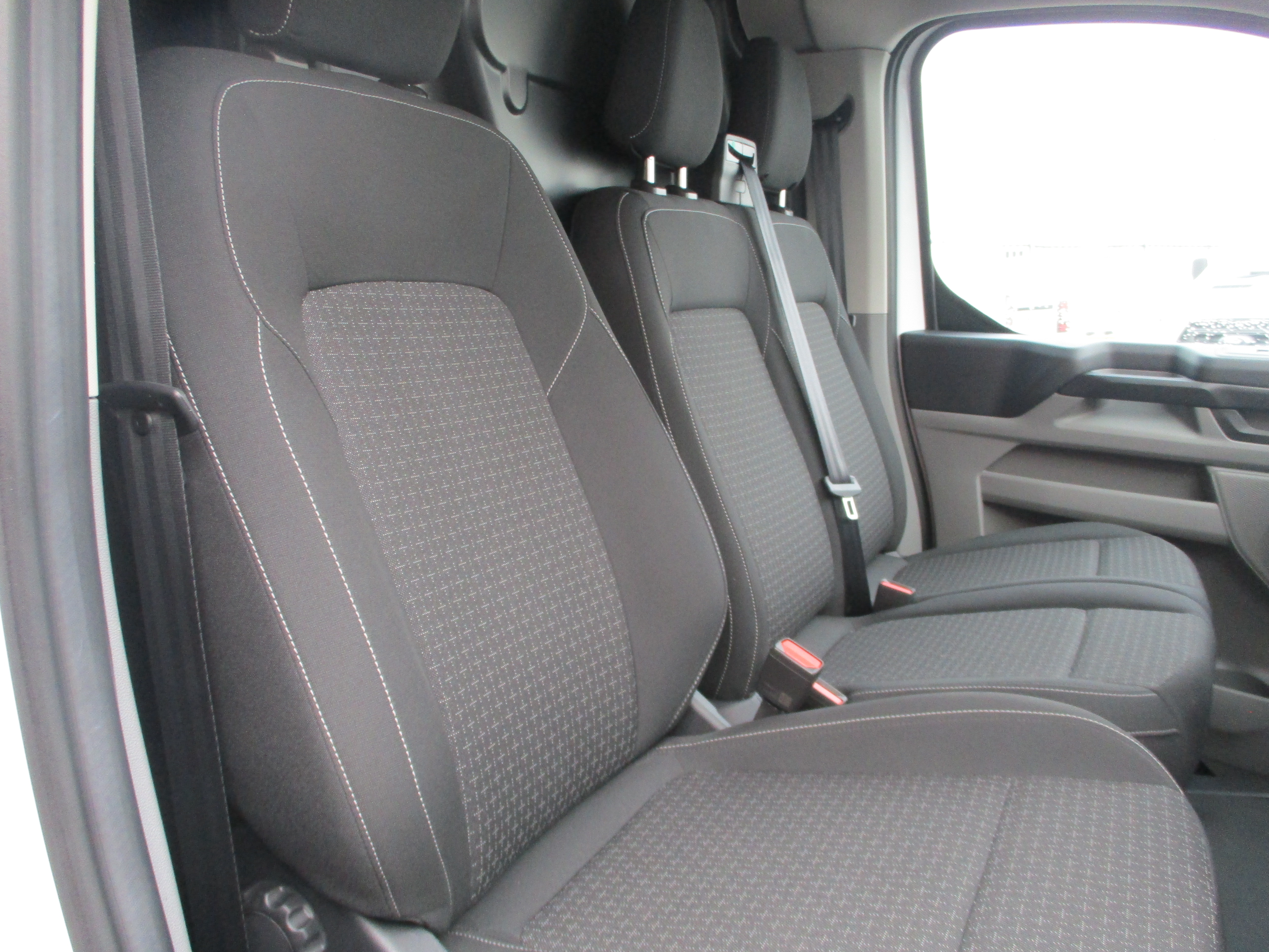 Ford Custom 320 L2H1 2.0 EcoBlue 136PS Leader Van (COVERED ONLY 2,402 MILES)