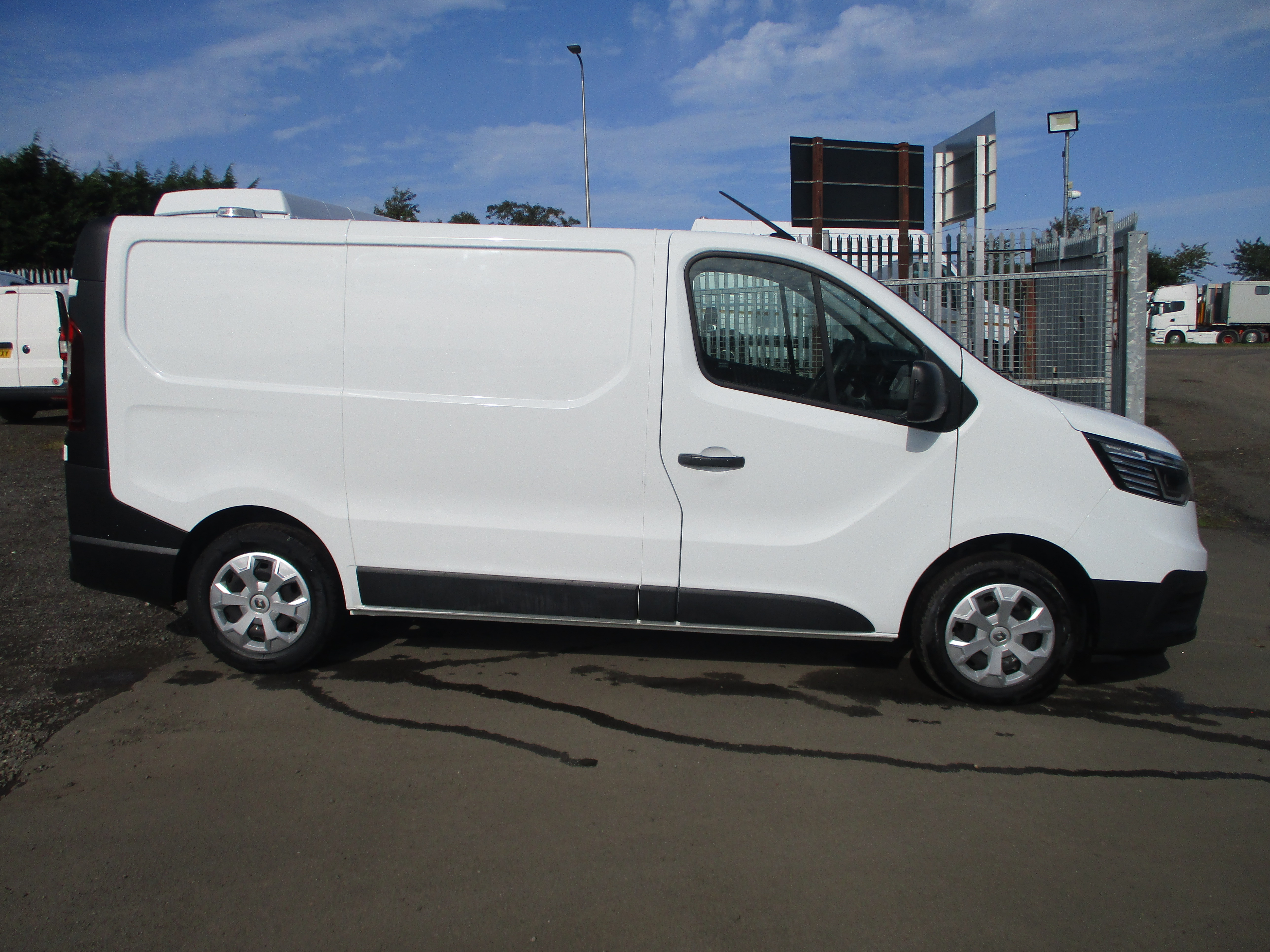 Renault Trafic SL28 Blue dCi 130PS Business Panel Van (FULL SERVICE HISTORY)