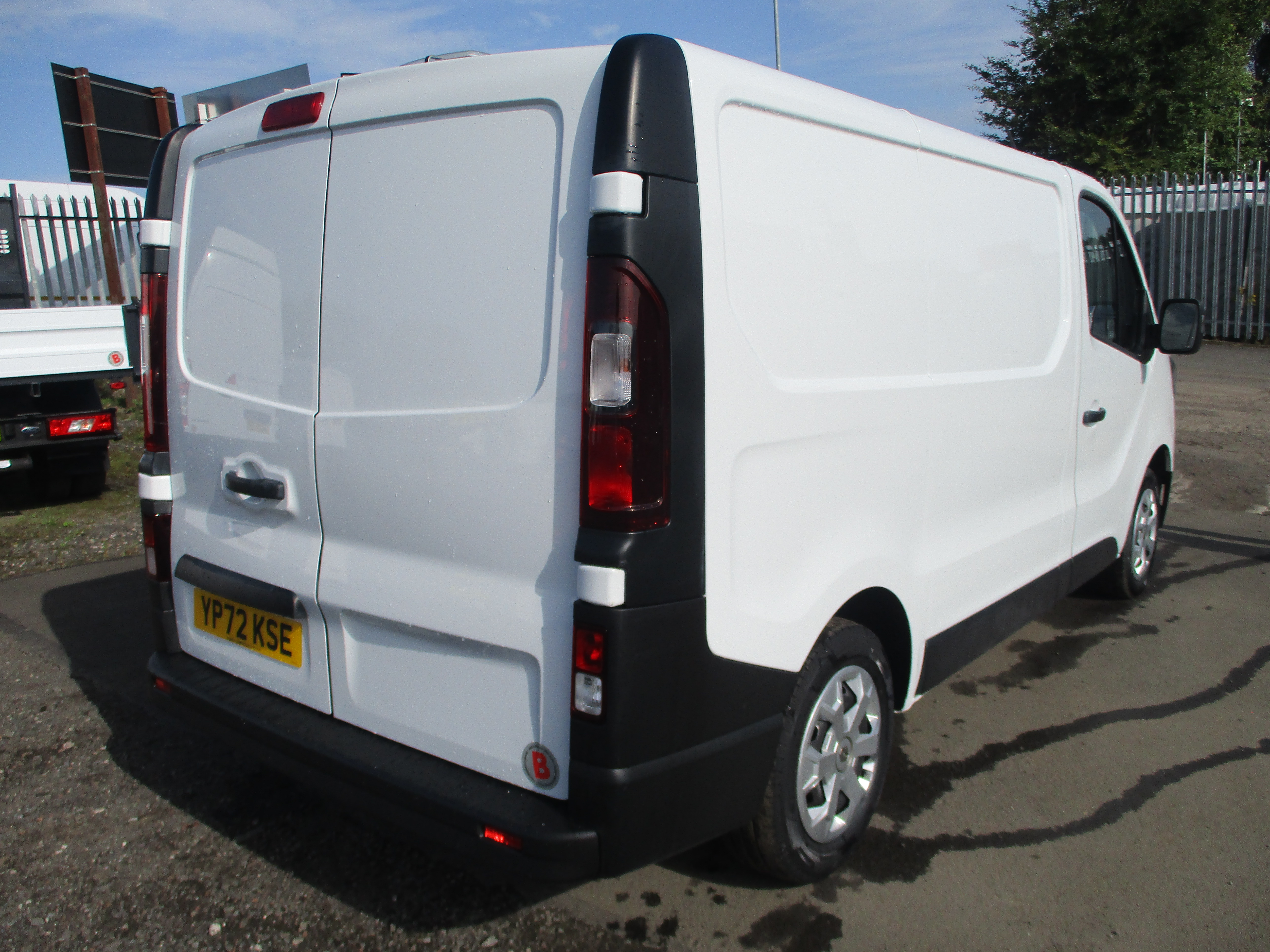 Renault Trafic SL28 Blue dCi 130PS Business Panel Van (FULL SERVICE HISTORY)