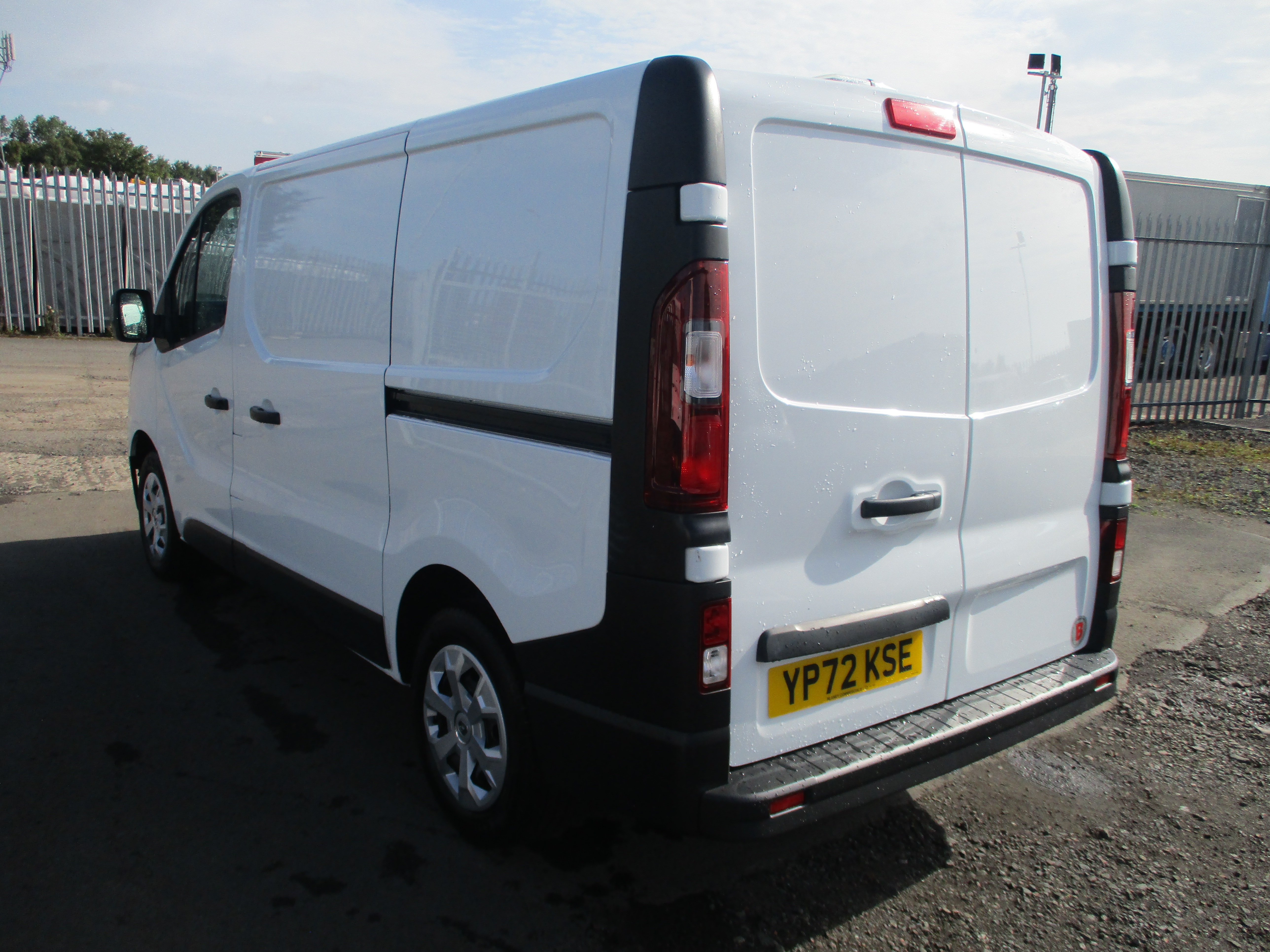 Renault Trafic SL28 Blue dCi 130PS Business Panel Van (FULL SERVICE HISTORY)