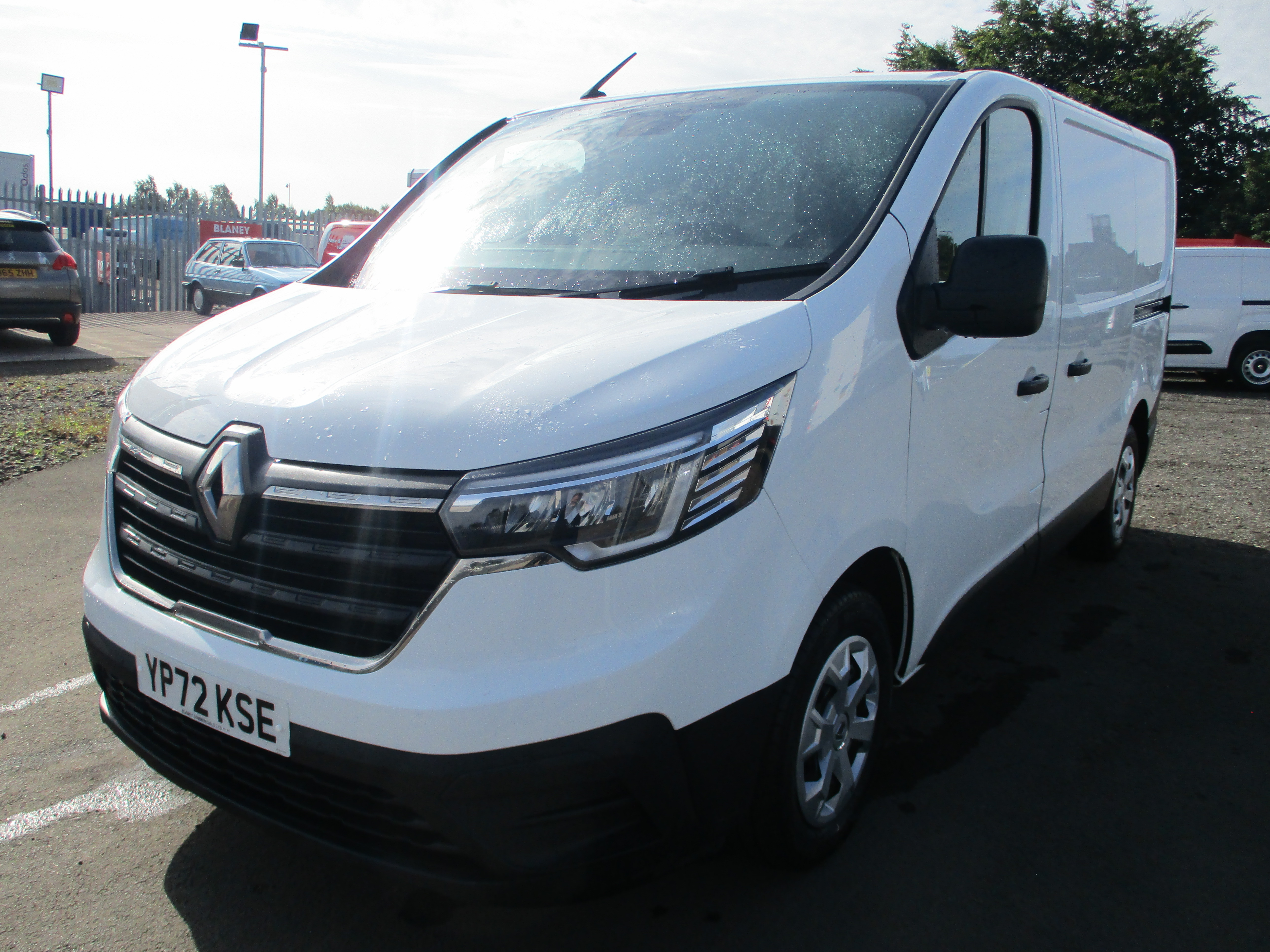 Renault Trafic SL28 Blue dCi 130PS Business Panel Van (FULL SERVICE HISTORY)